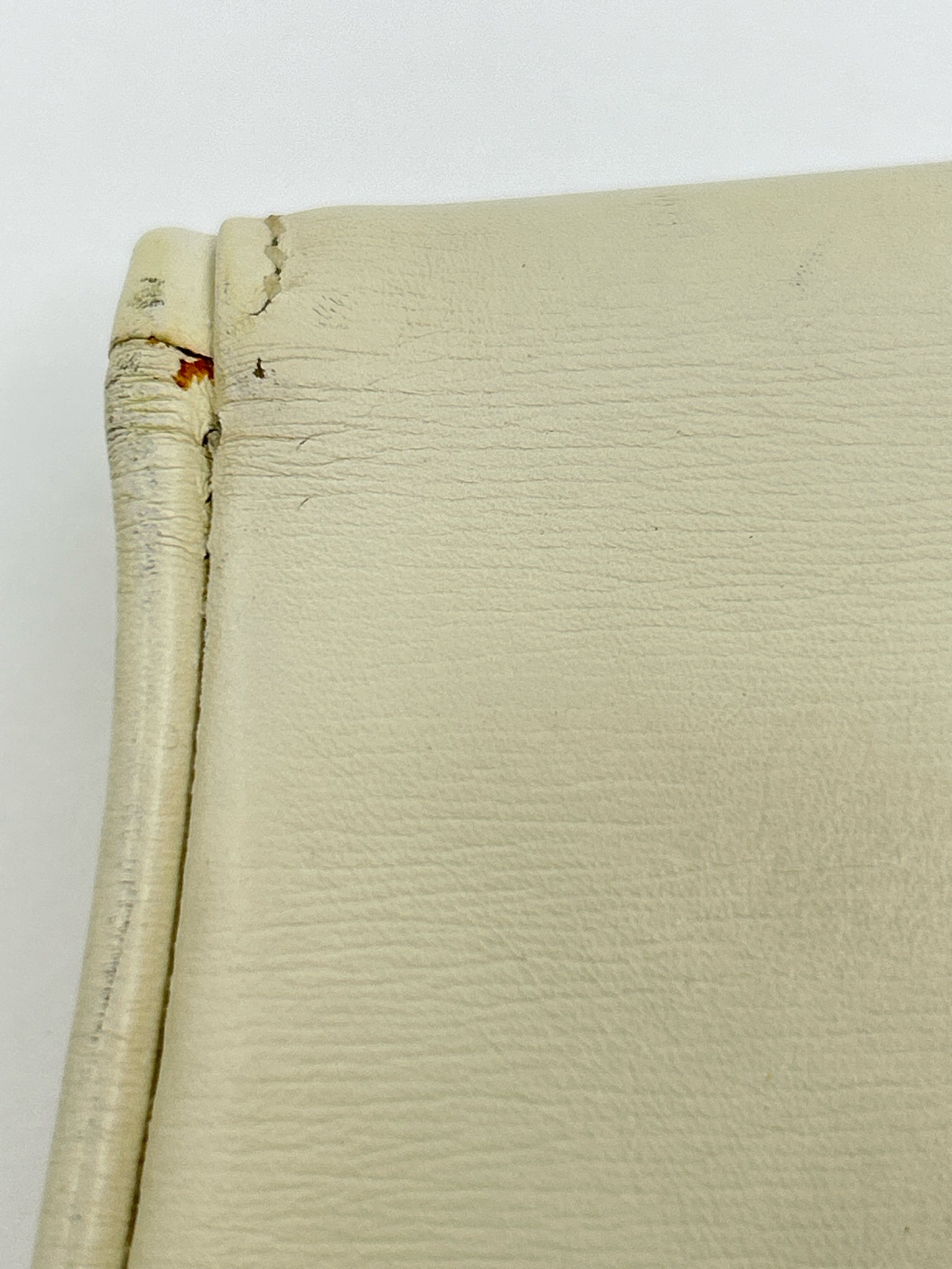 GUCCI Ivory Women Clutch