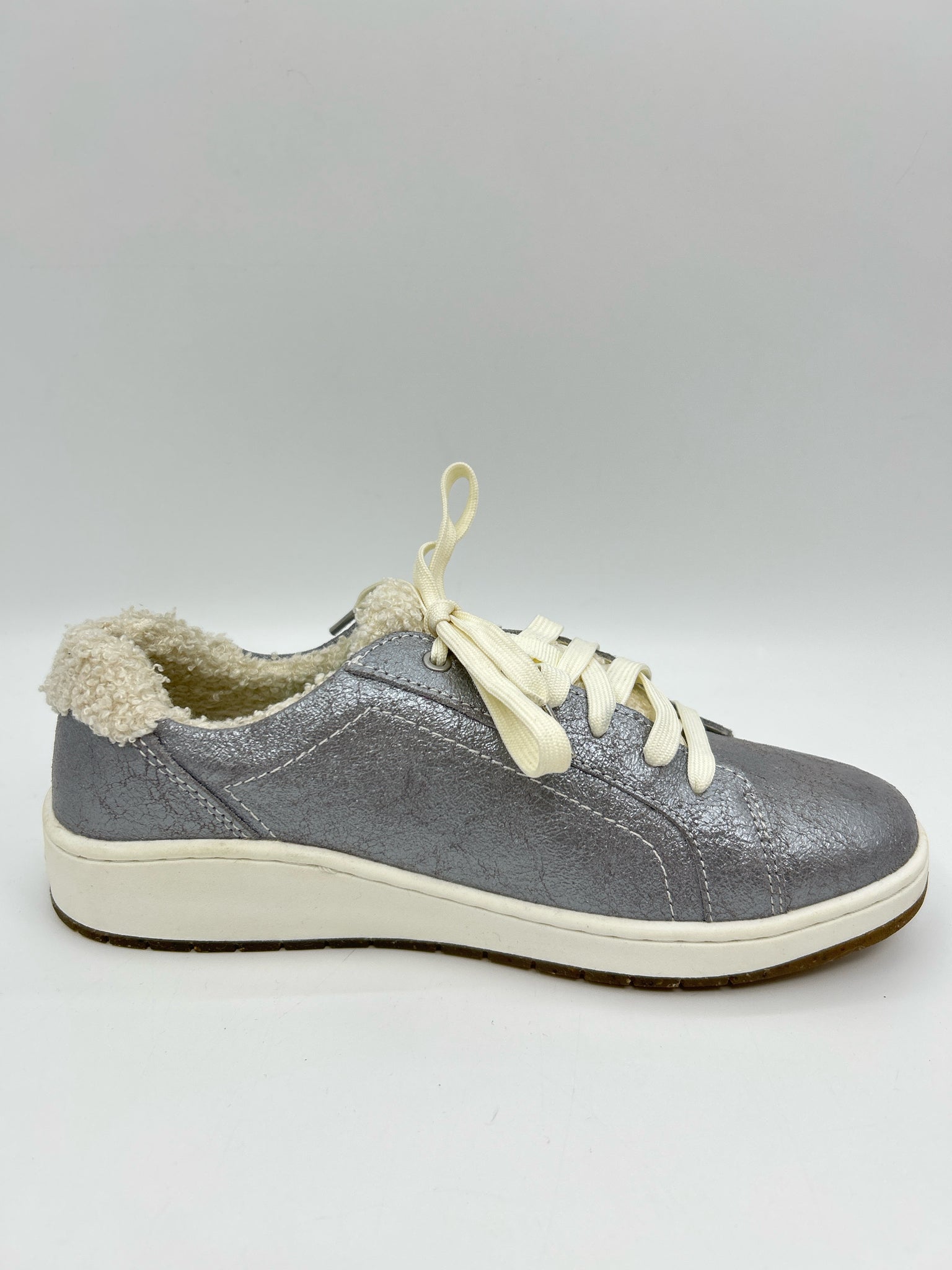 AETREX Size 7 METALLIC SILVER Women Sneakers