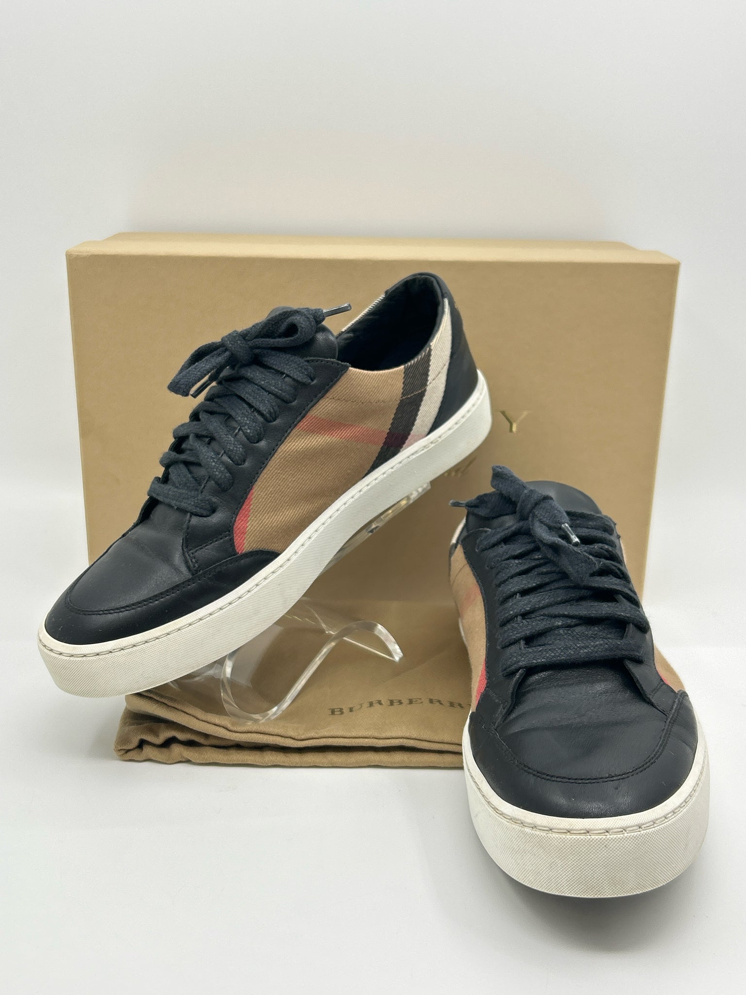 BURBERRY Size 38/8 Black Women Sneakers