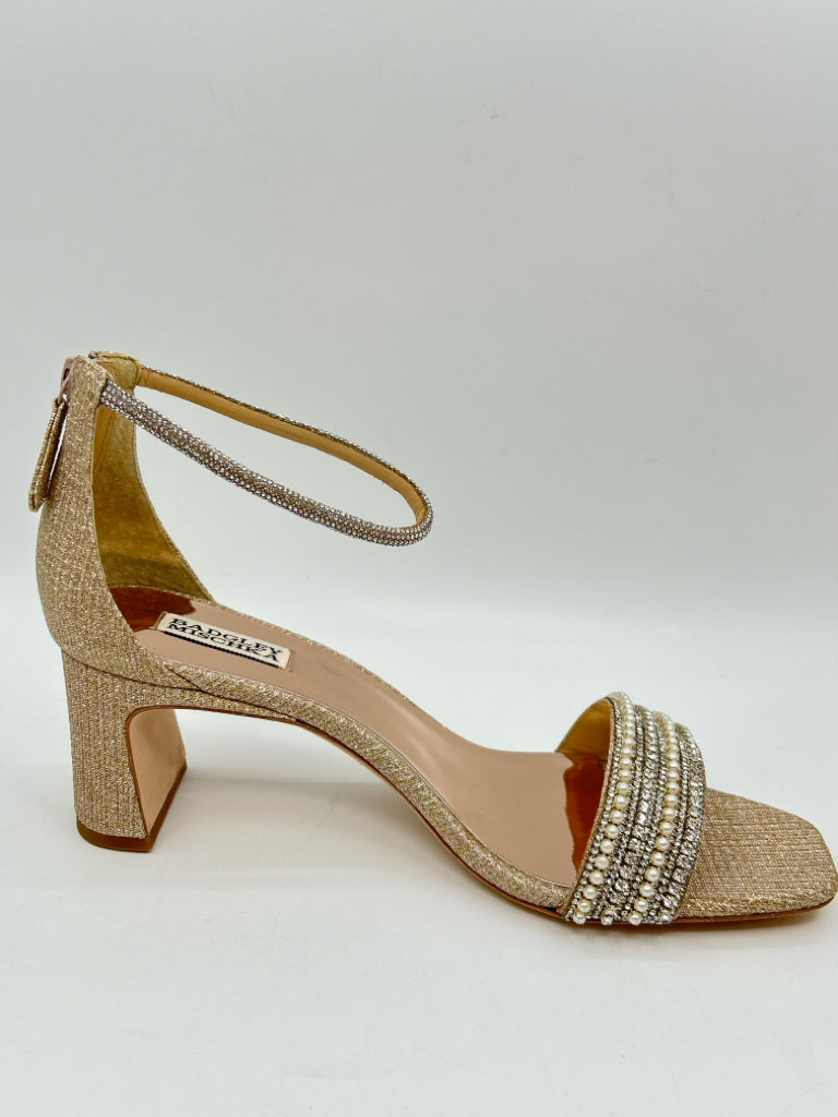 BADGLEY MISCHKA Women Size 11 Gold Sandal