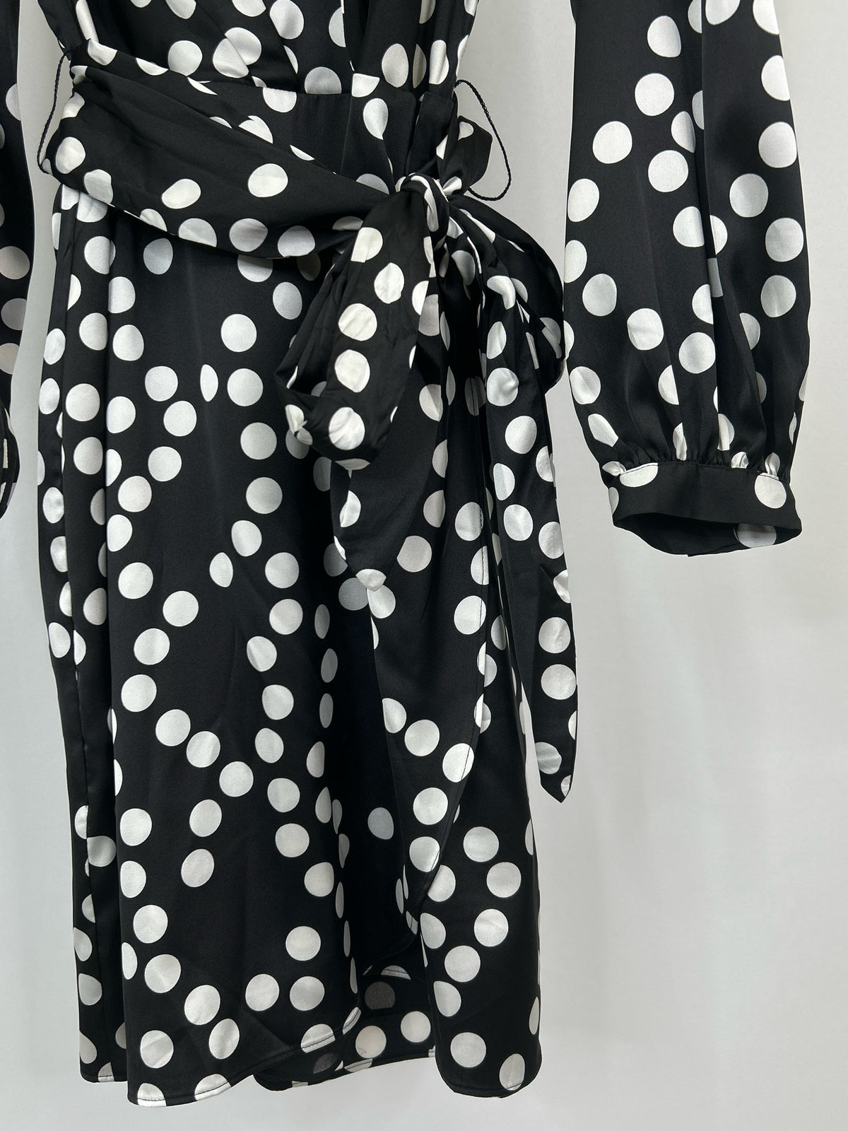 White House Black Market Size 8 Black and White Women Dress