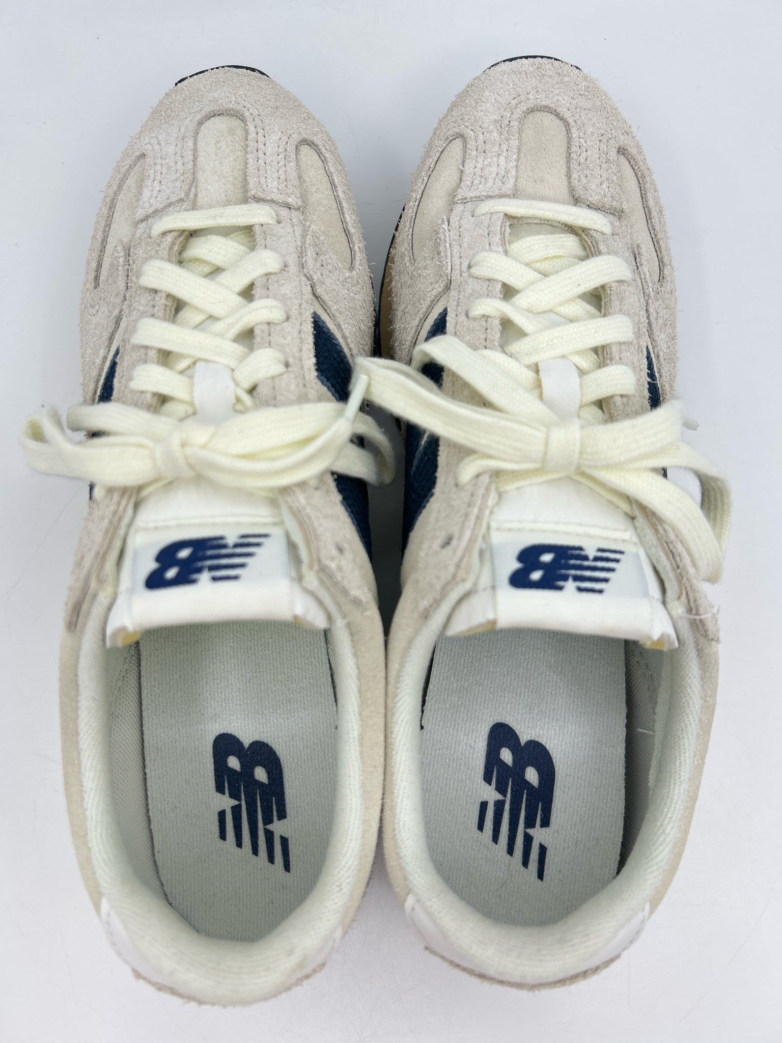 NEW BALANCE Size 9.5 Cream Print Women Sneakers