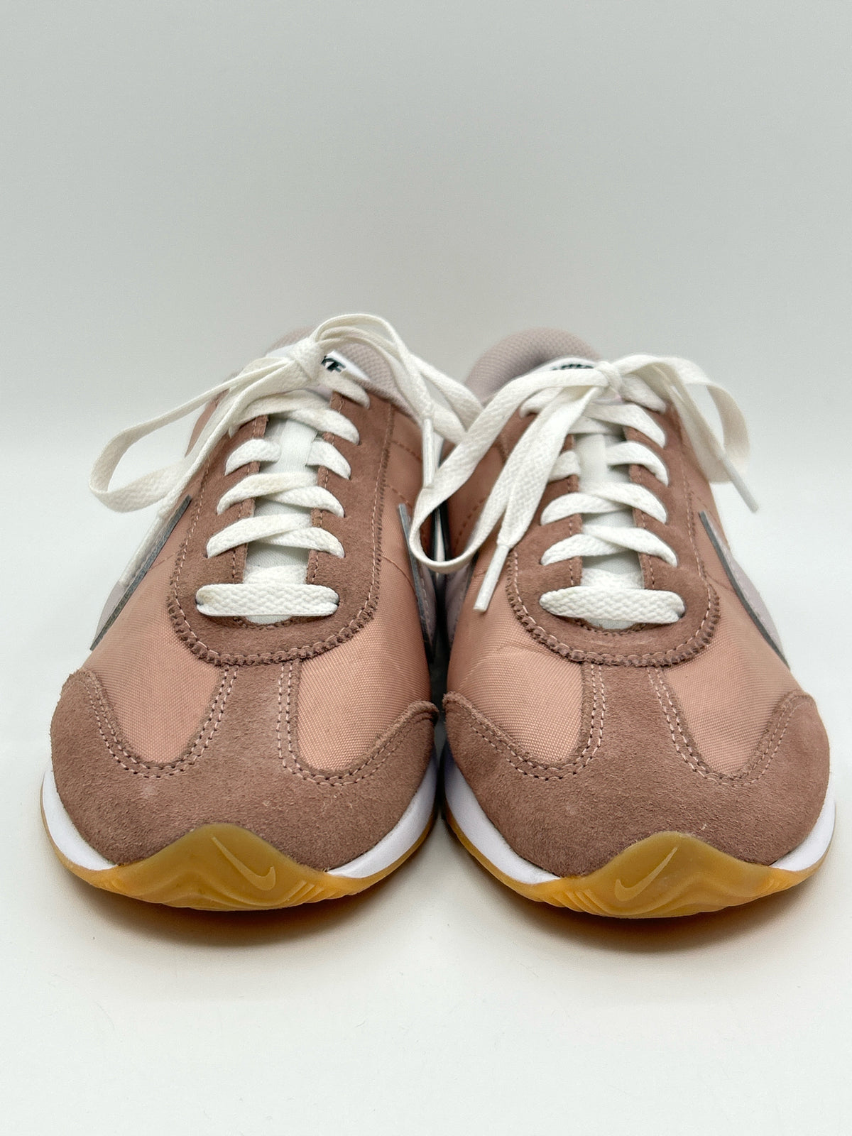 NIKE Size 7.5 Rose Pink Women Sneakers