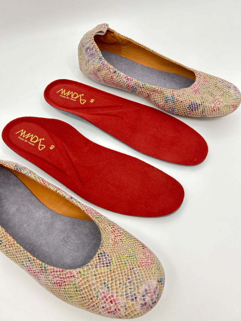 AMADA NIB Women Size 40 Multi-Color Flats