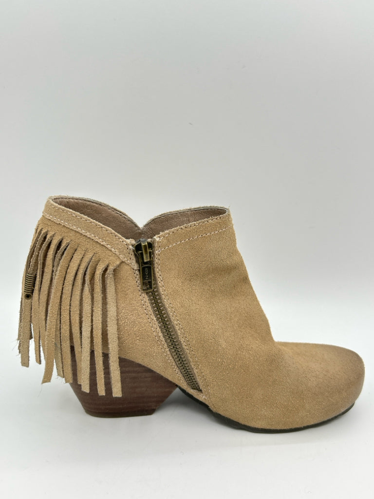 OTBT Women Size 7.5M Tan Booties