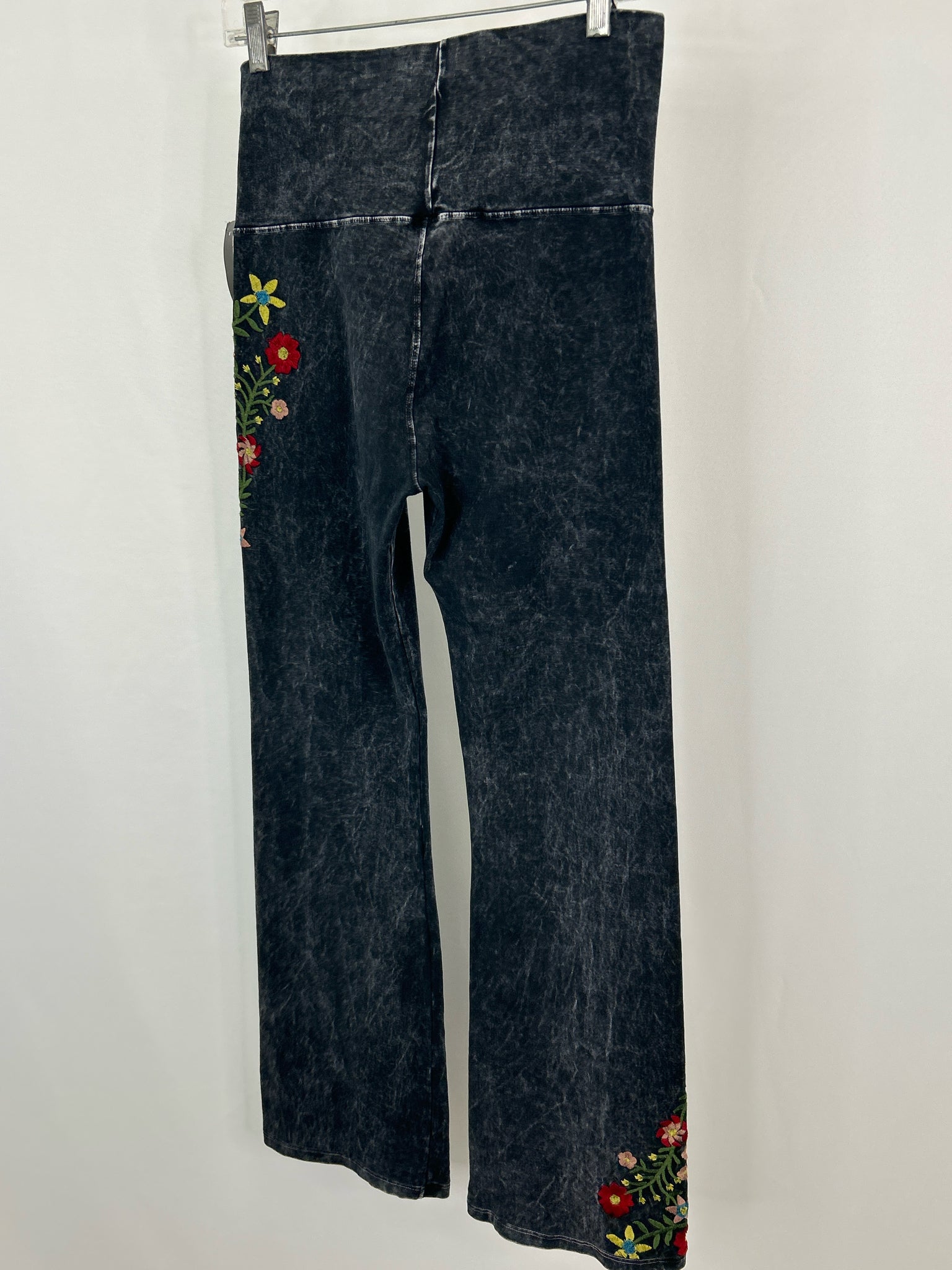T PARTY Size L Charcoal Women Pants
