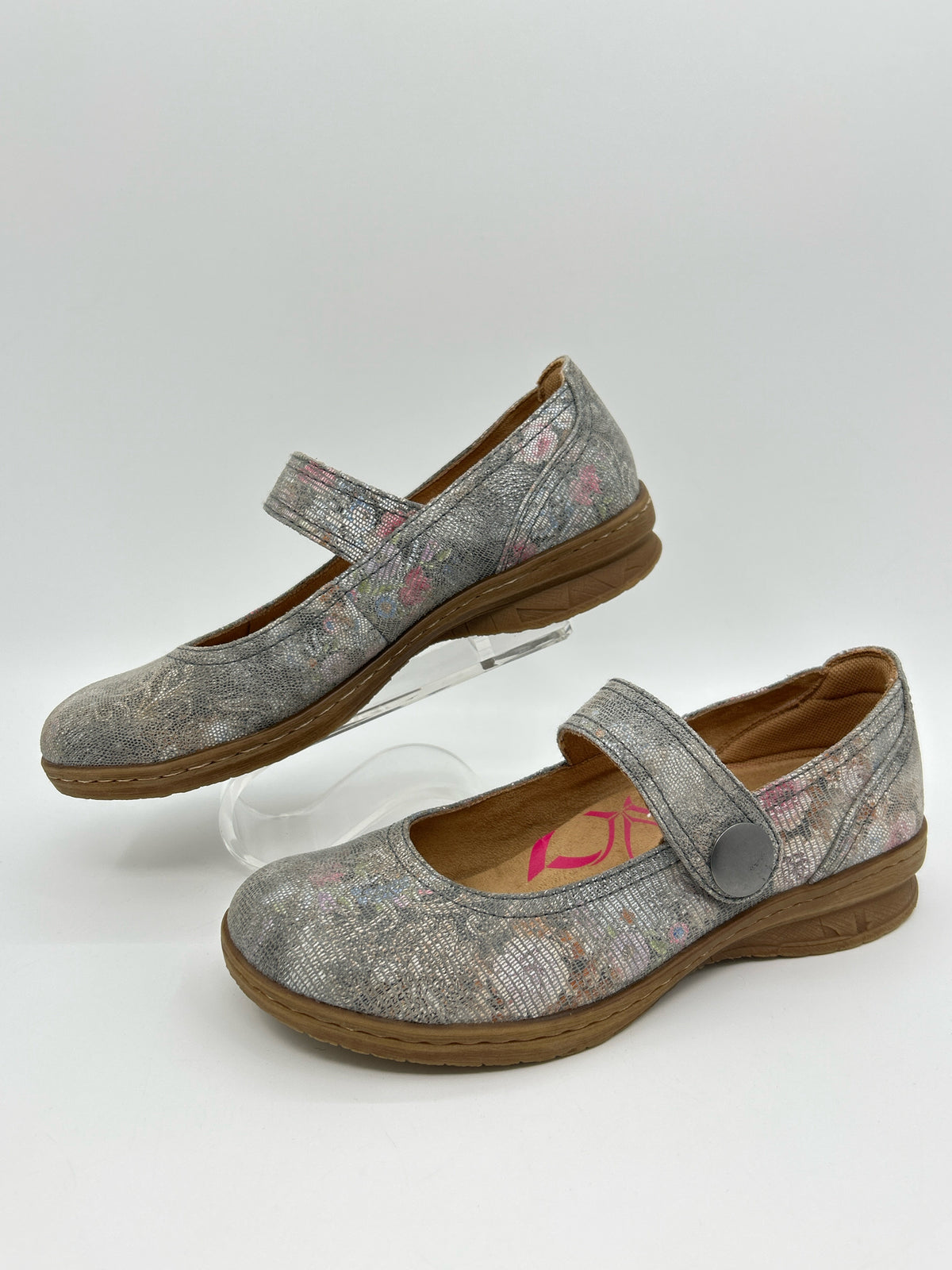 COMFORTIVA Size 8M Multi-Color Women Shoes