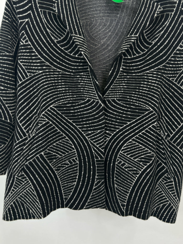 ANTHROPOLOGIE Size M Black and White Cardigan