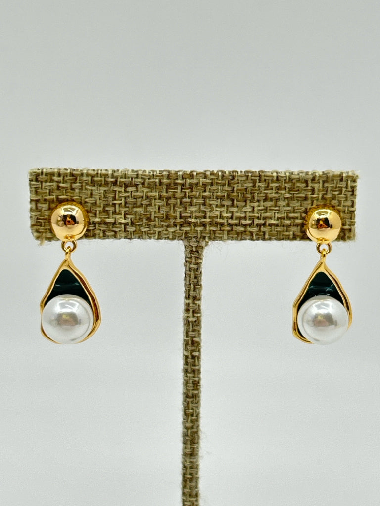 EYE CANDY Women Size One Size Gold Earrings