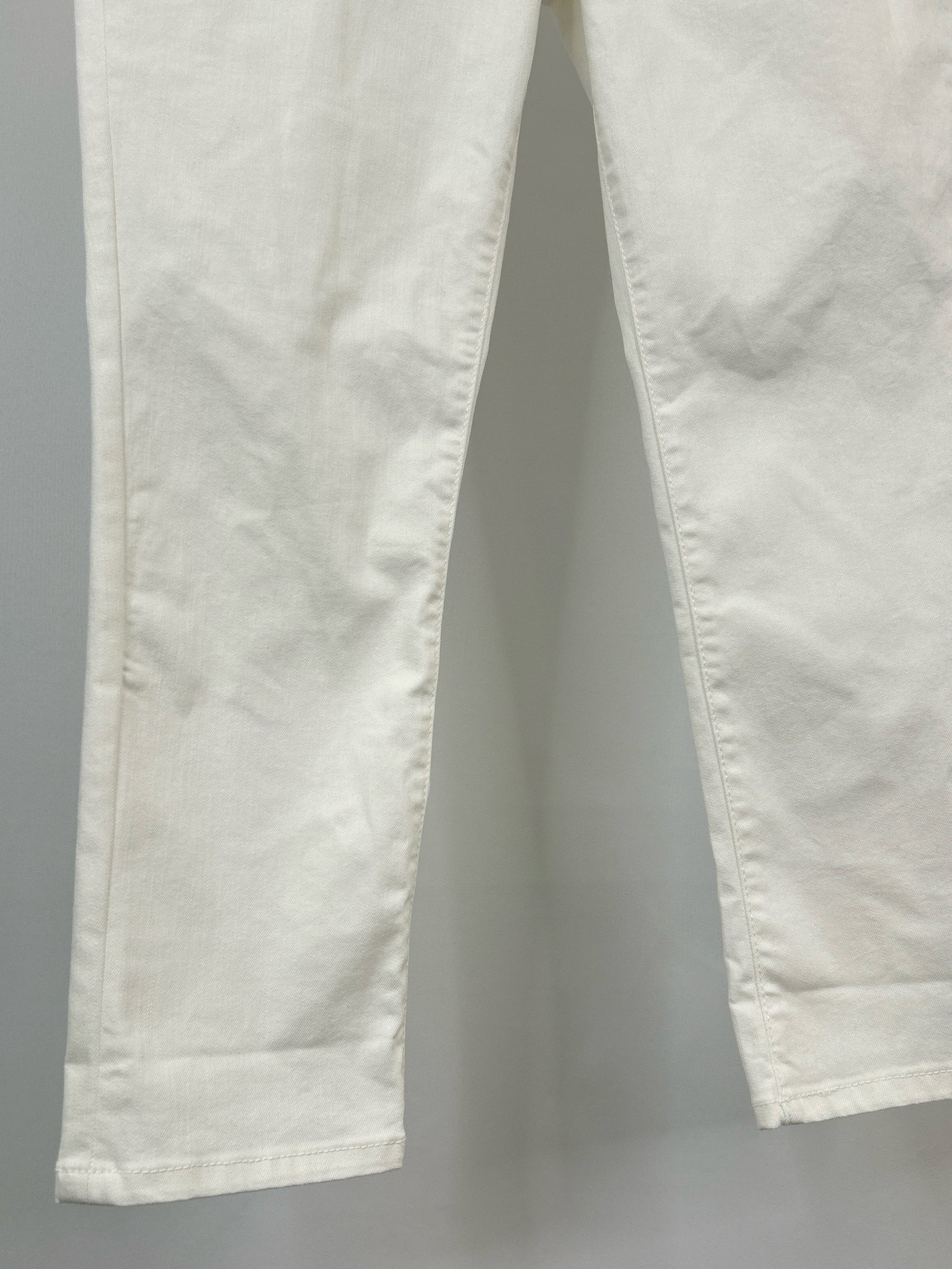 CROWN & IVY Size 10 white denim Women jeans
