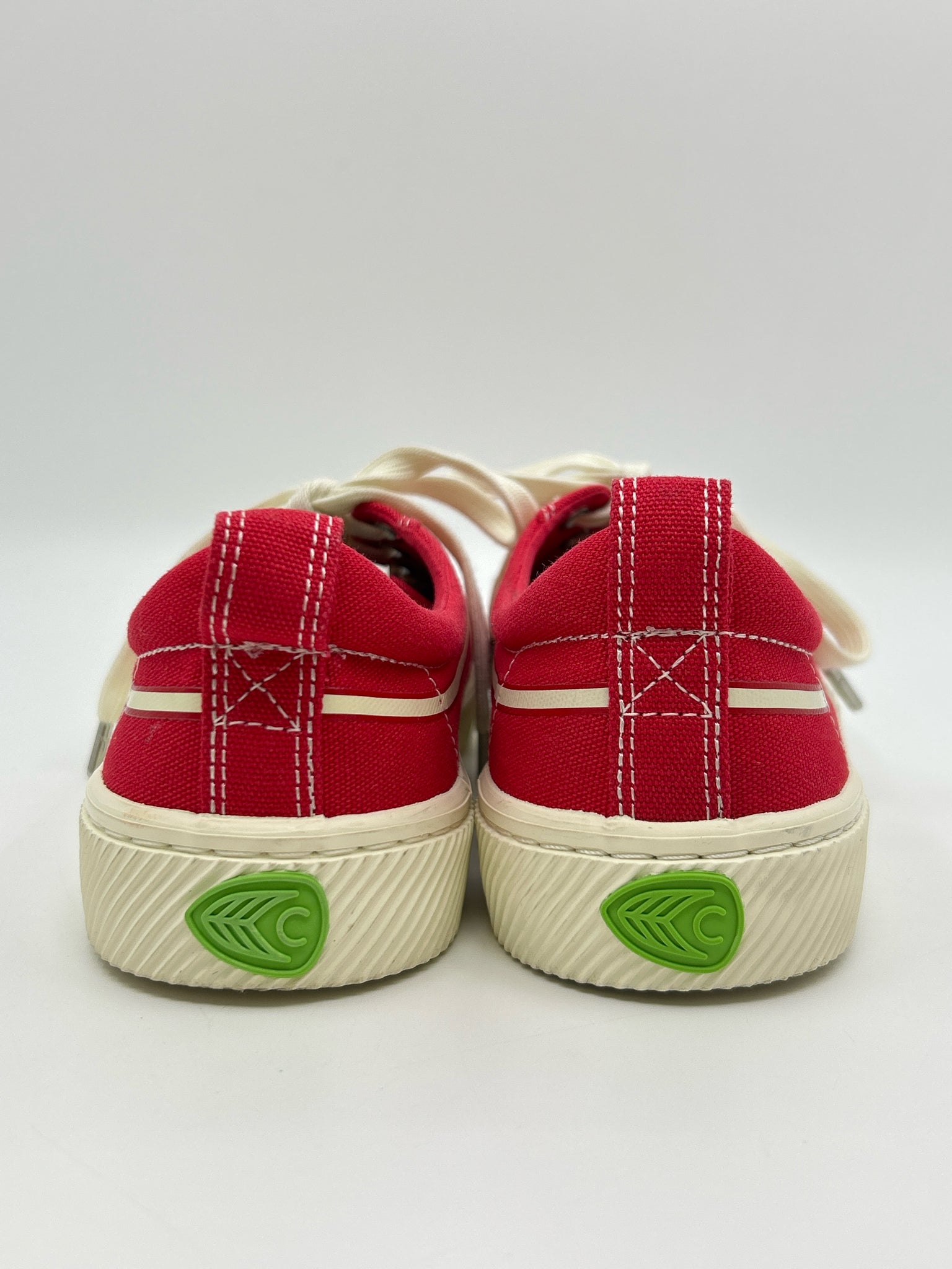 CARIUMA Size 9 red and white Women Sneakers