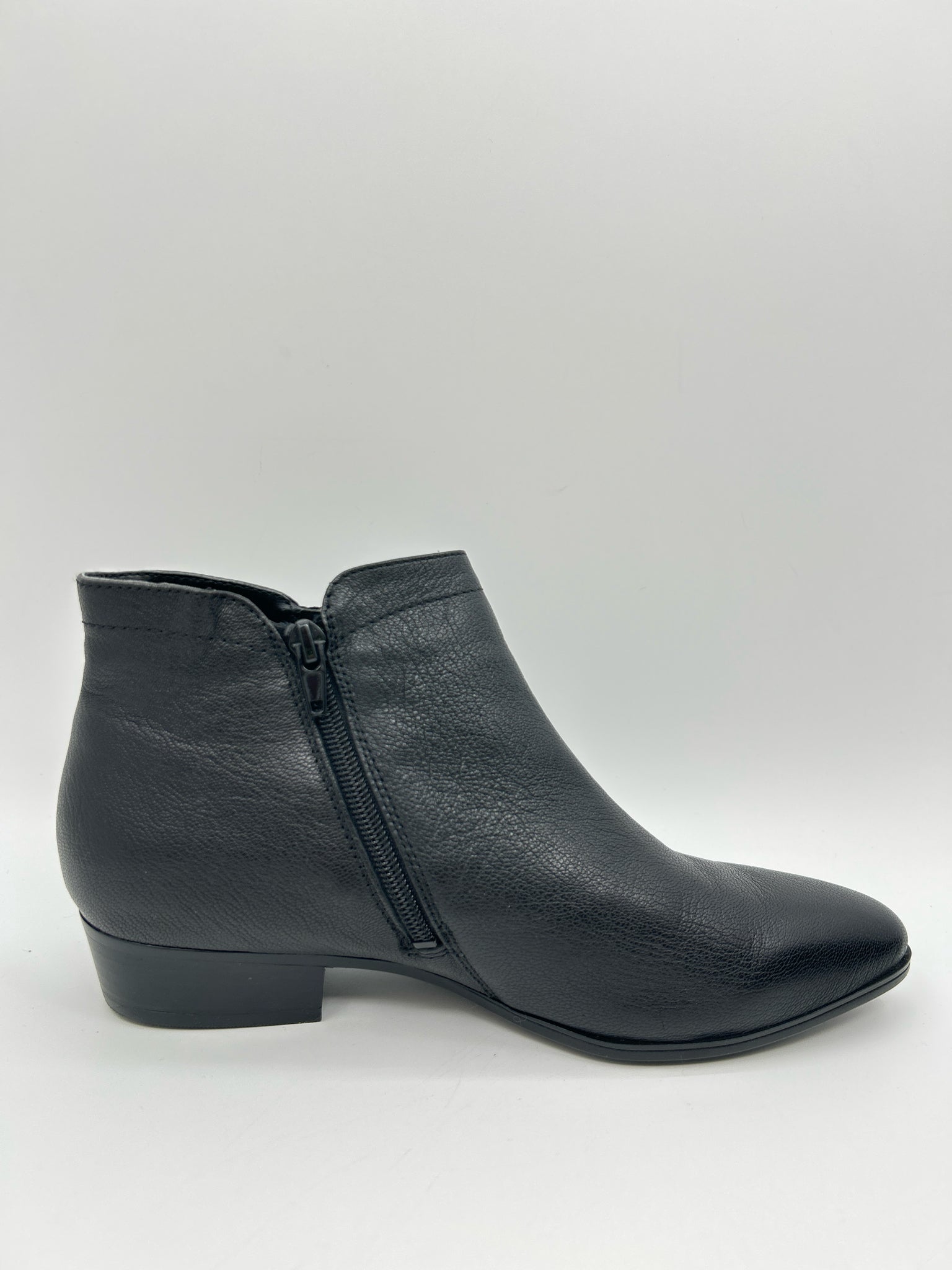 NATURALIZER Size 7.5W Black Women Booties