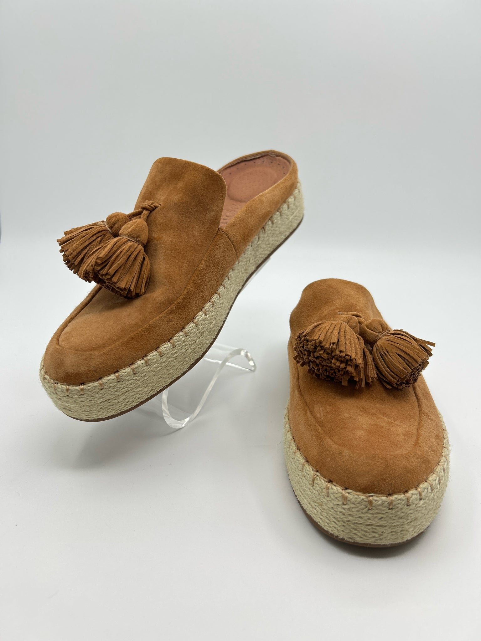 GENTLE SOULS Size 7M Tan Women Shoes
