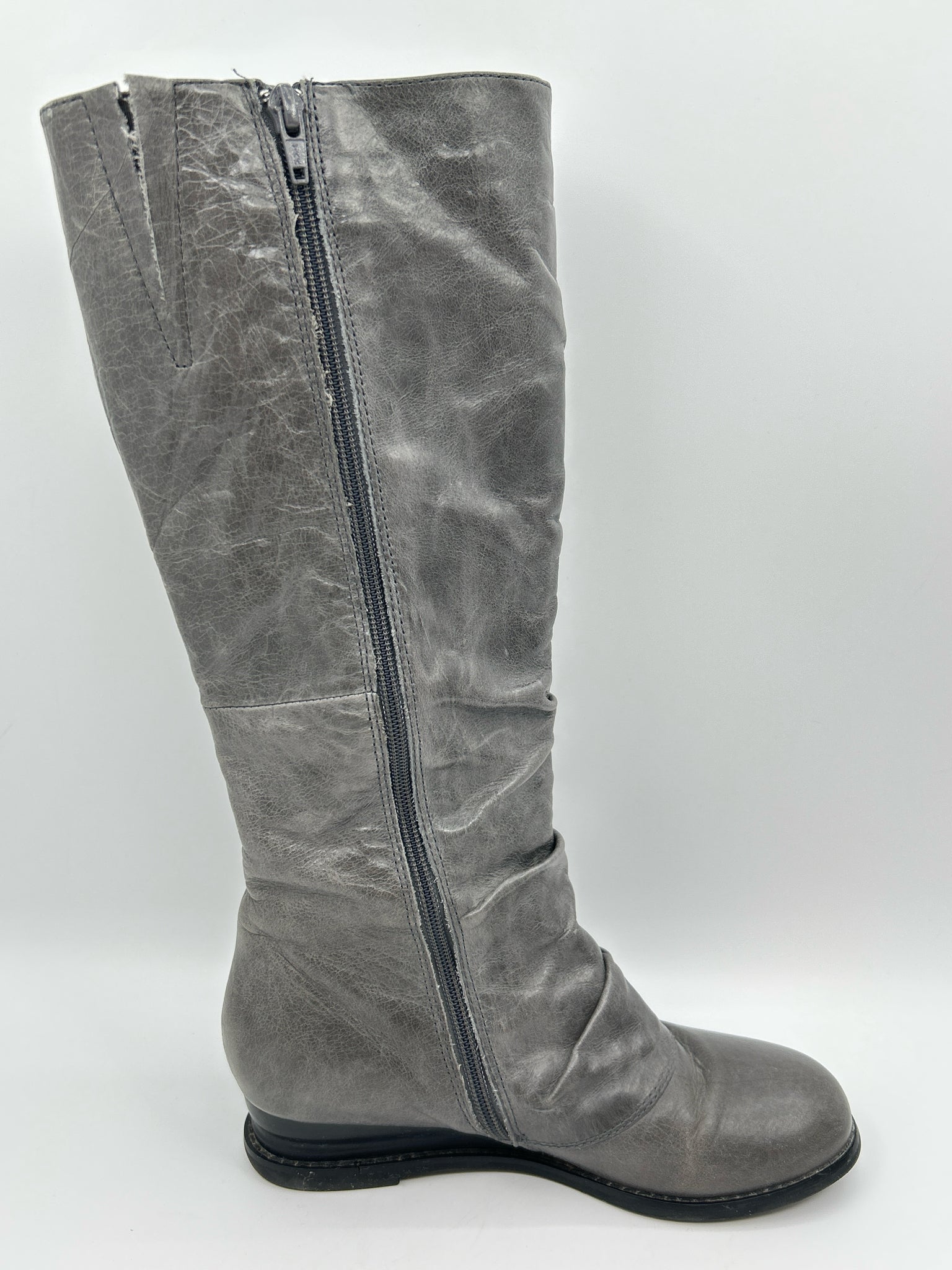 MIZ MOOZ Size 7M Grey Women Boots