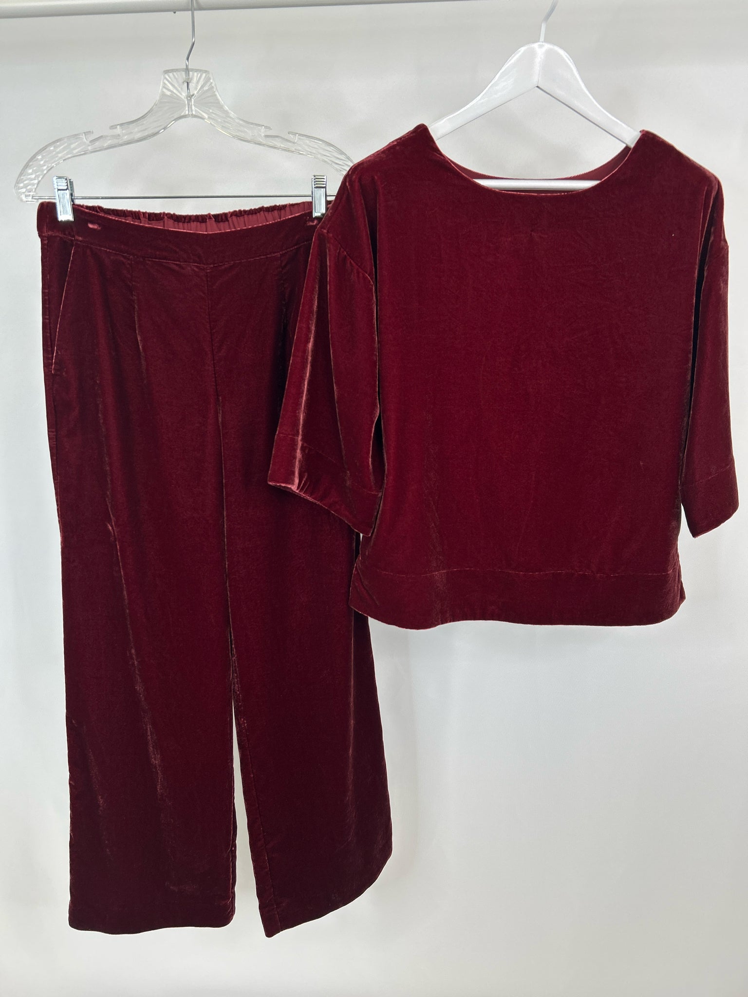 SOFT SURROUNDINGS Size XS/S Ruby Red Women 2-Piece w/pants