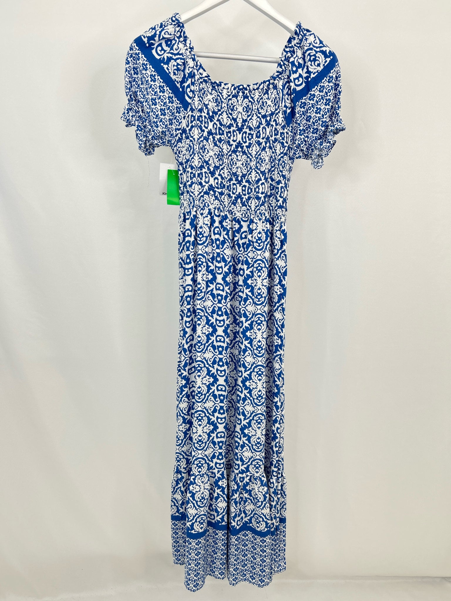 Kindred NWT Size M BLUE & WHITE Women Dress