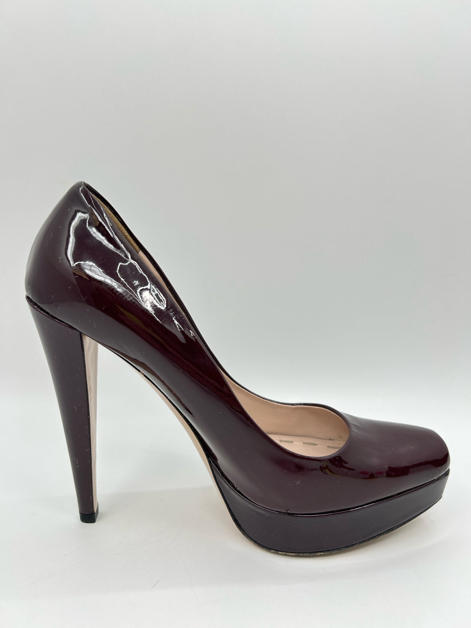 MIU MIU Size 38.5 Burgundy Women Pumps
