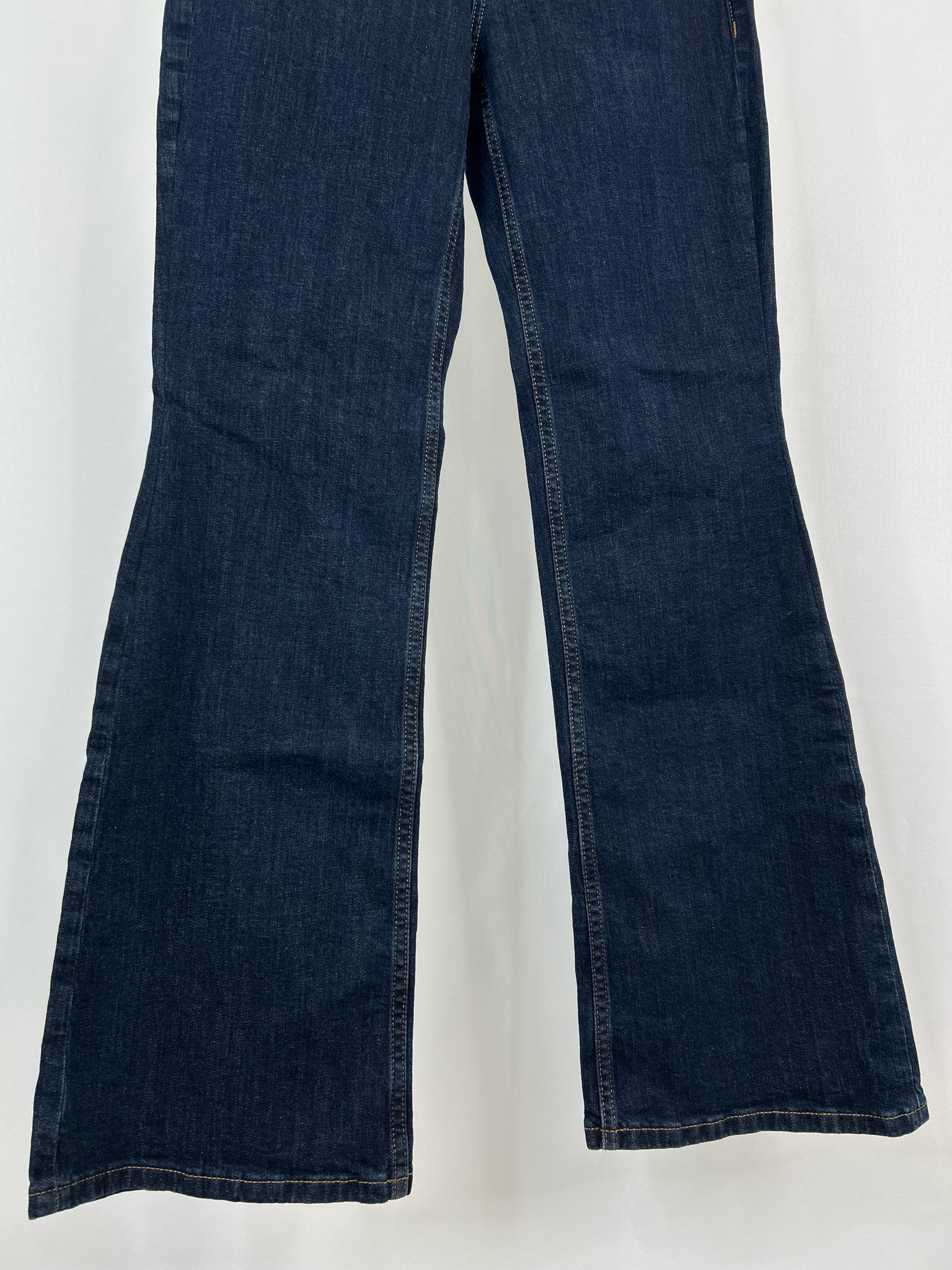 BANANA REPUBLIC NWT Size 2P DARK BLUE DENIM Women jeans