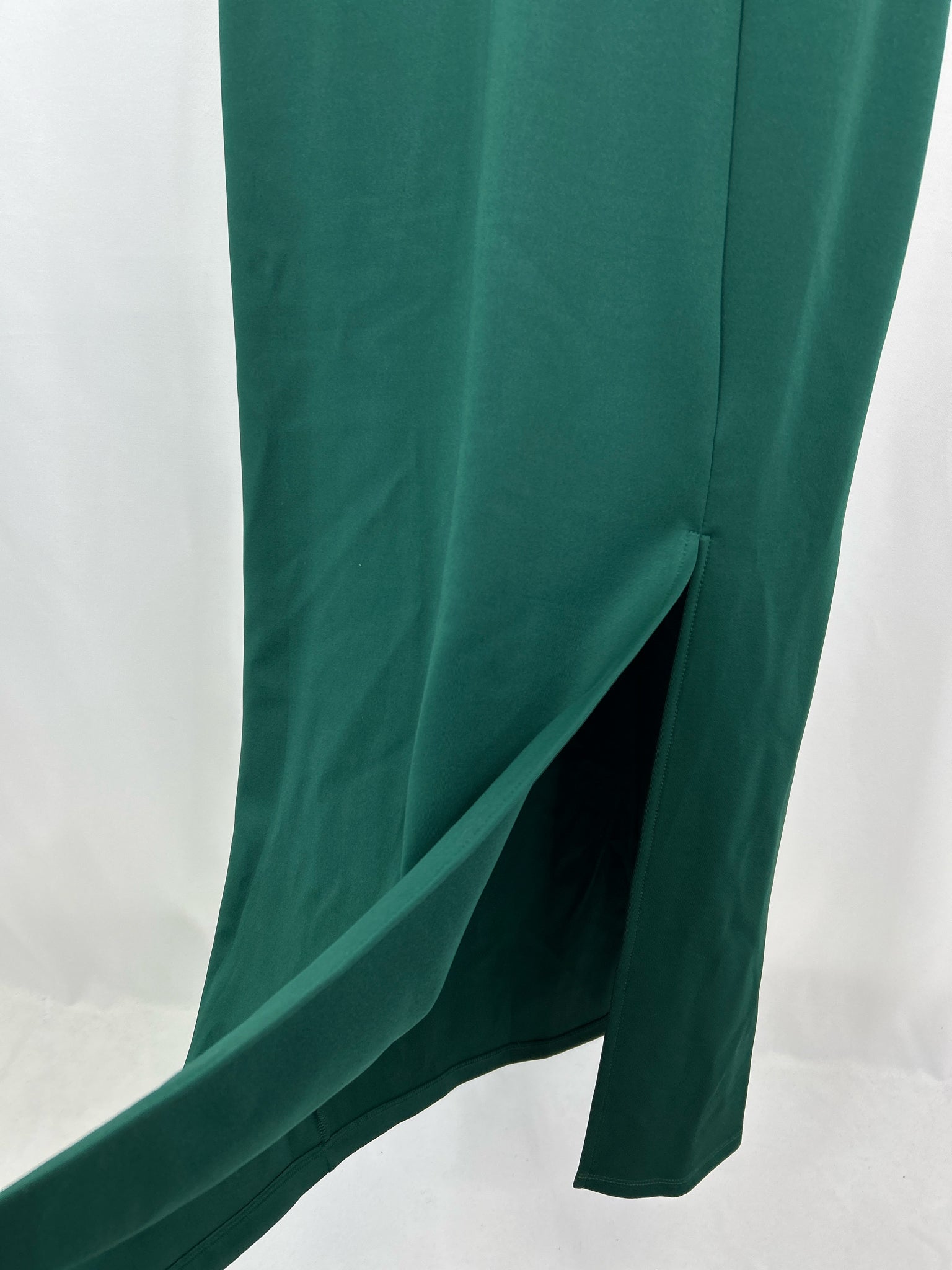 EN FOCUS NWT Size 12 Emerald Women Dress