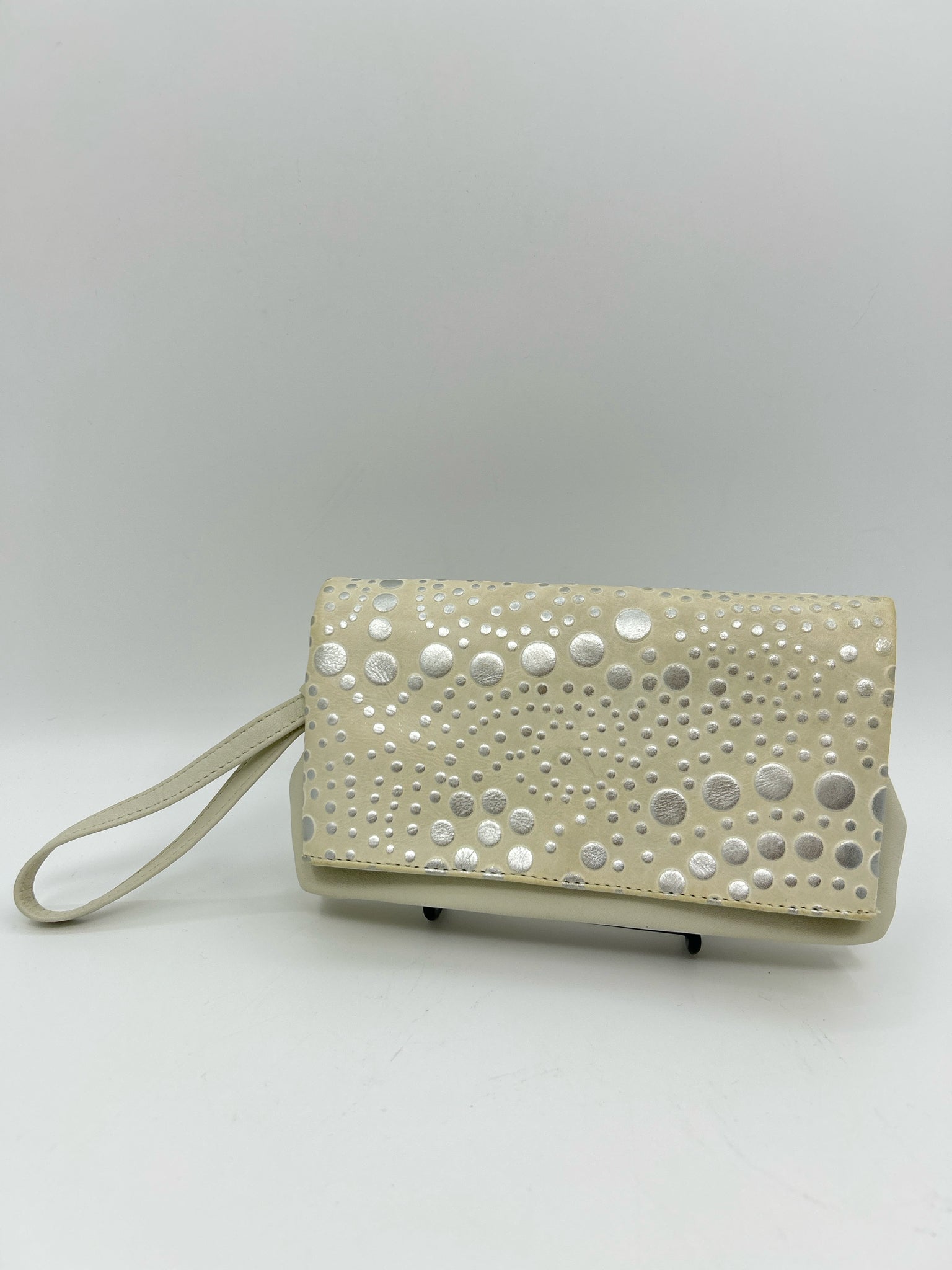 Donald J Pliner Cream & Silver Women Wristlet