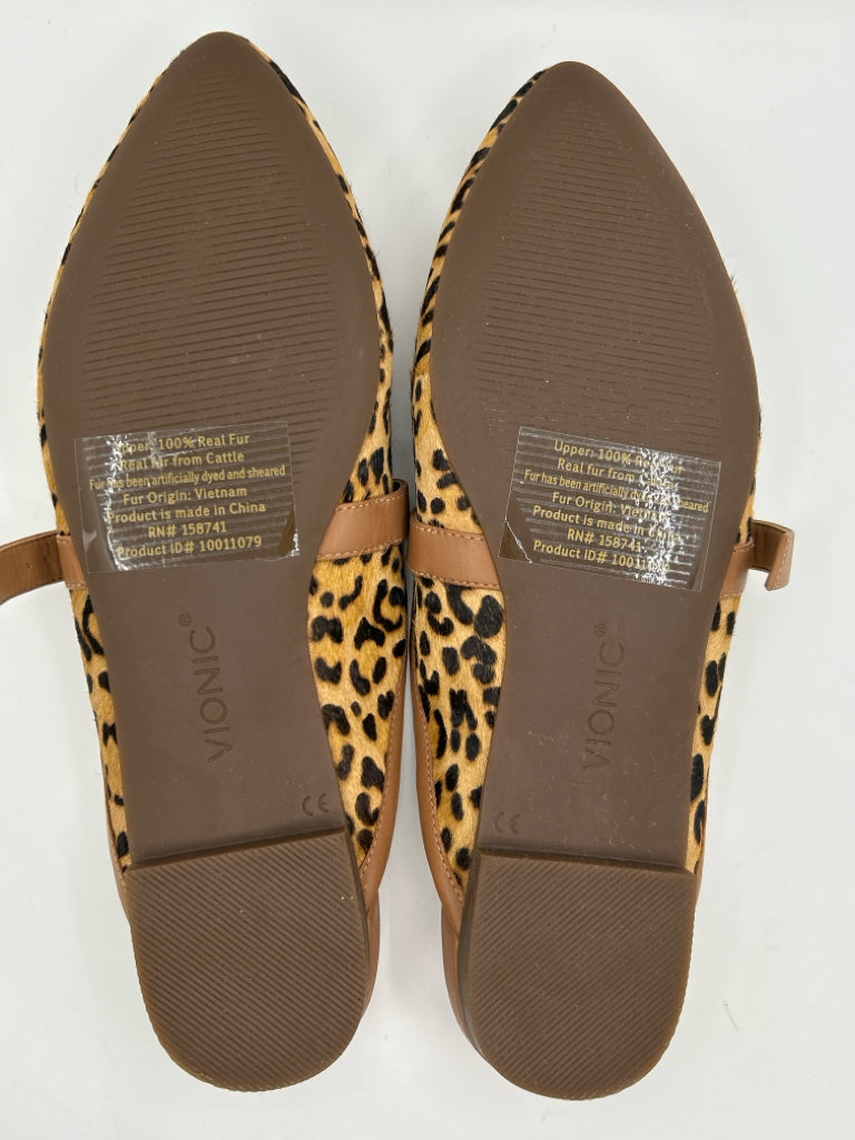 VIONIC Women Size 9 Animal Print Flats