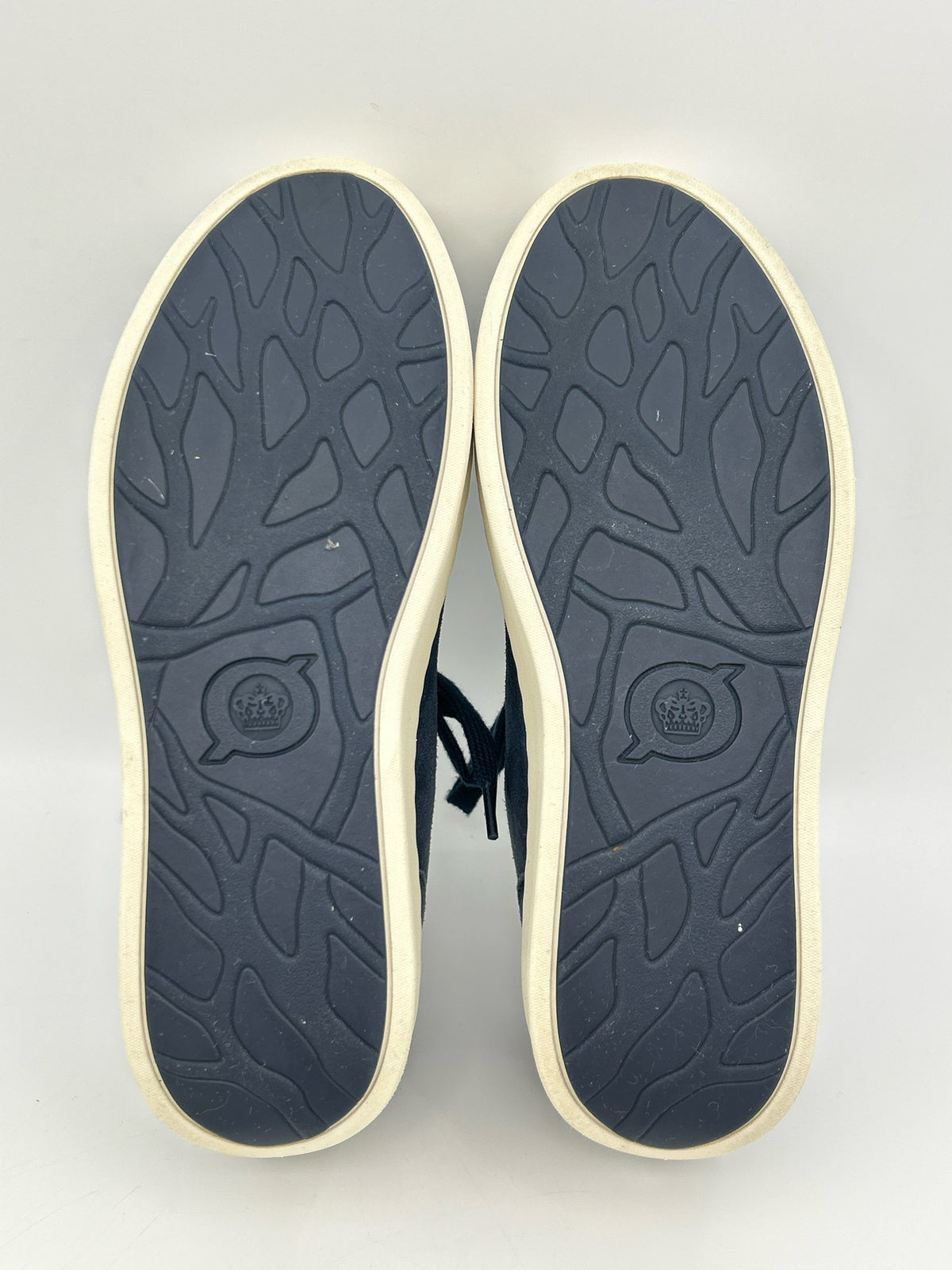 BORN Size 6.5M Navy Women Sneakers