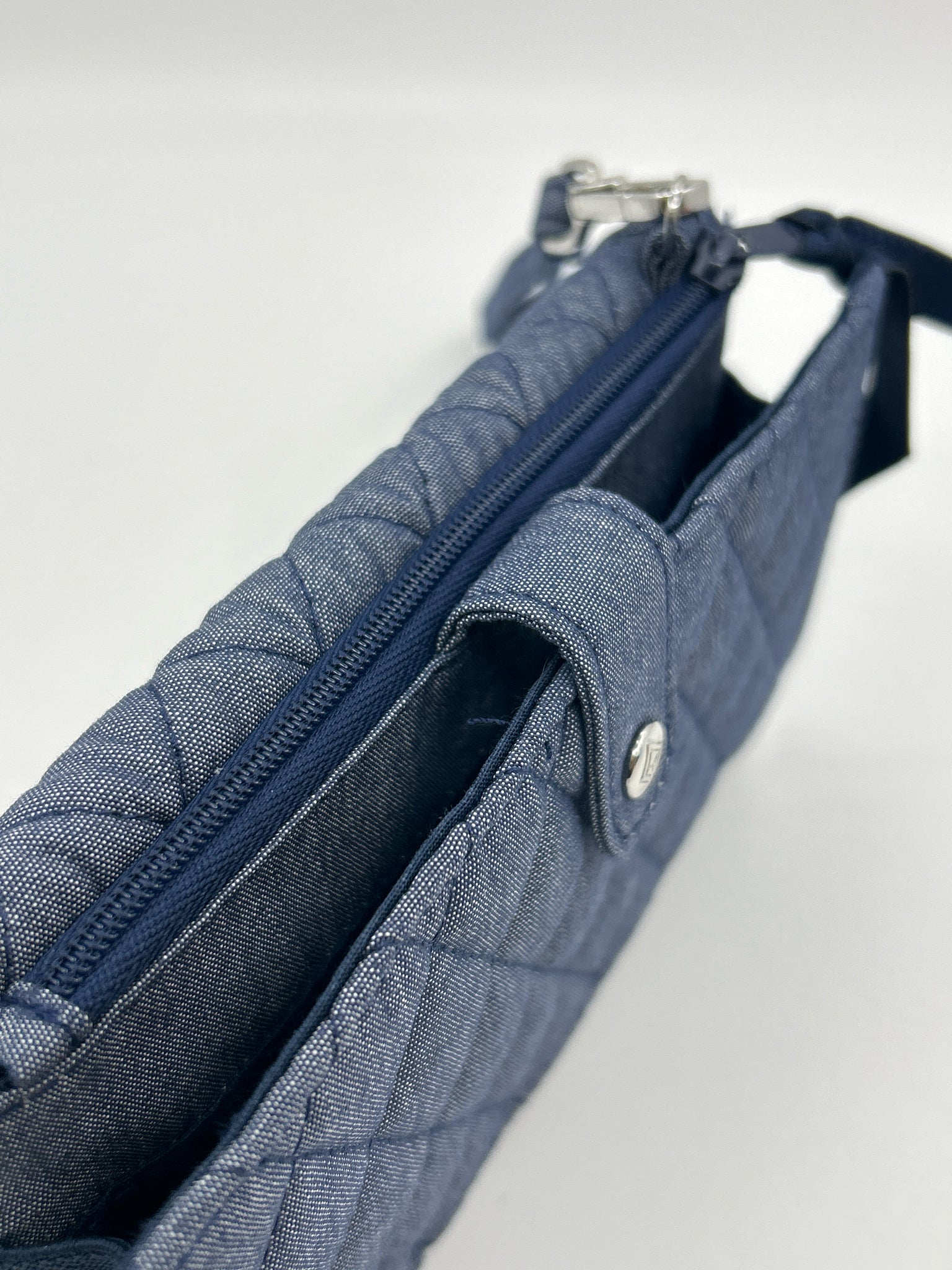 VERA BRADLEY Navy Women Wristlet