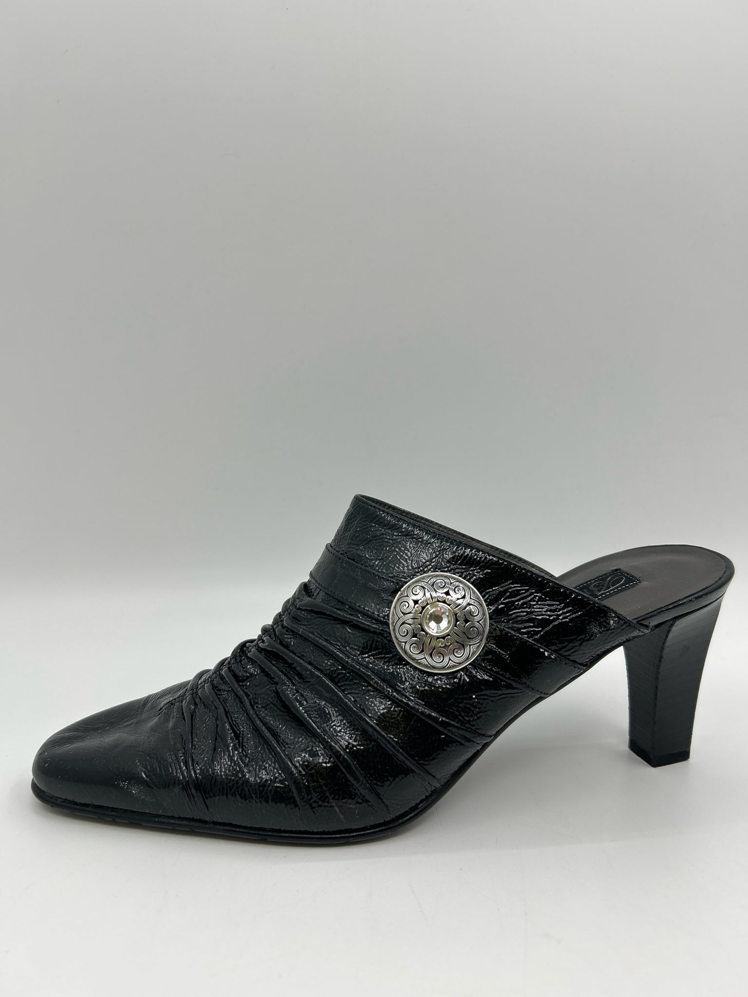 BRIGHTON Size 8.5 Black Women Shoes