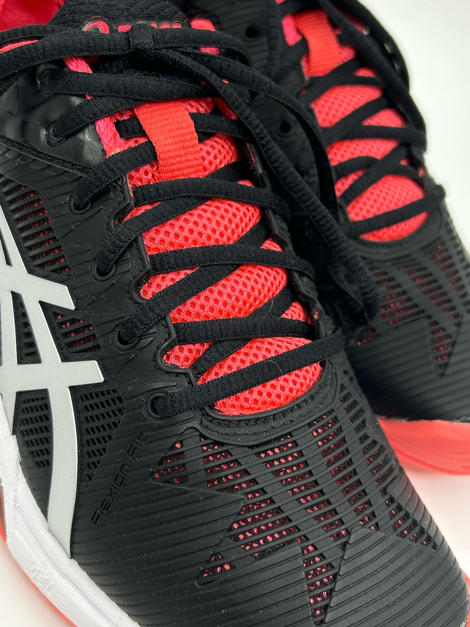 ASICS Size 7 black & pink Women Sneakers