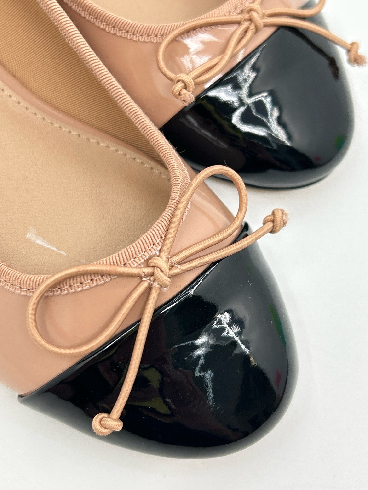 STEVE MADDEN Size 8M Beige & Black Women Pumps