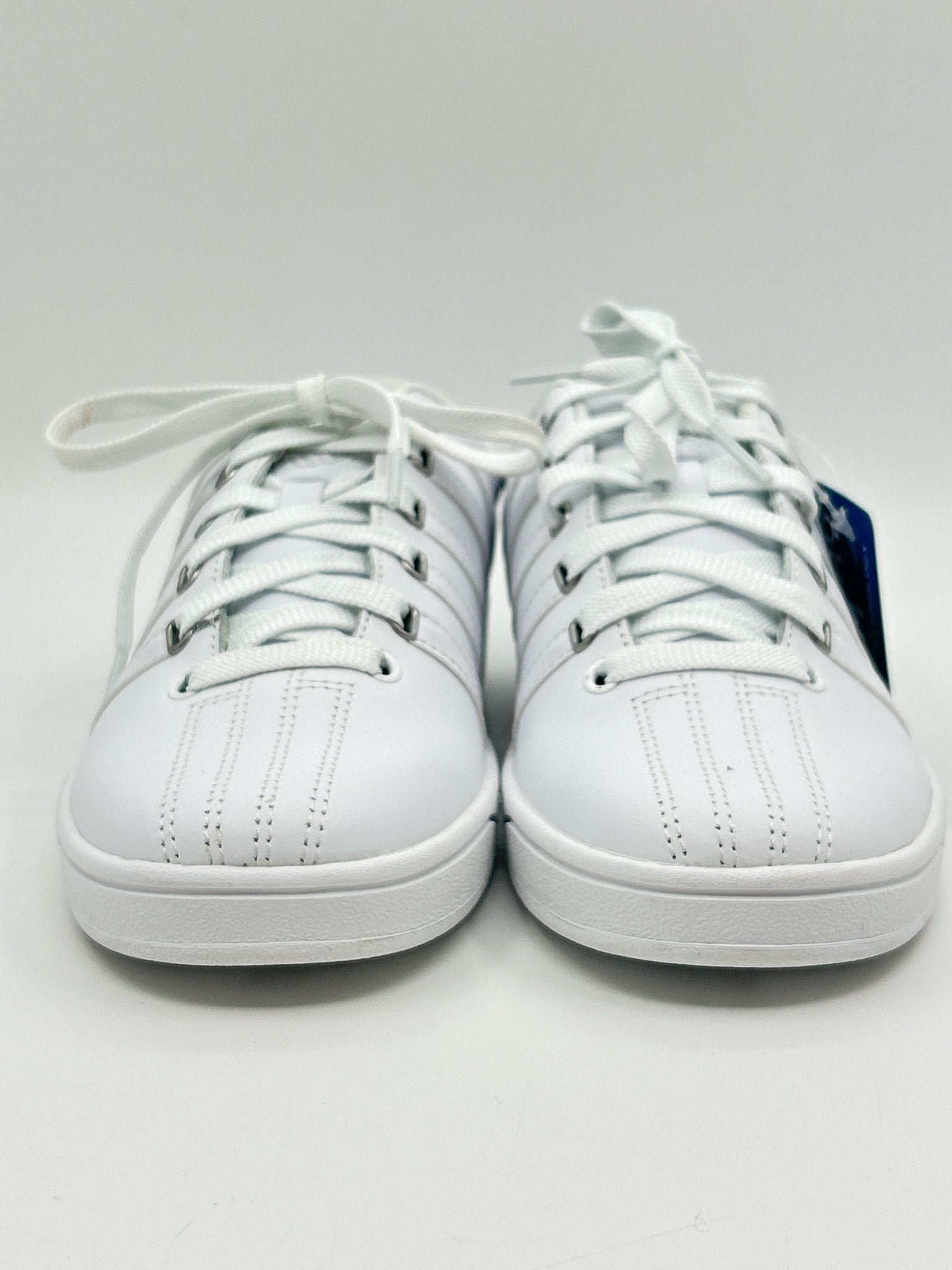 K SWISS NWT Size 7 White Women Sneakers