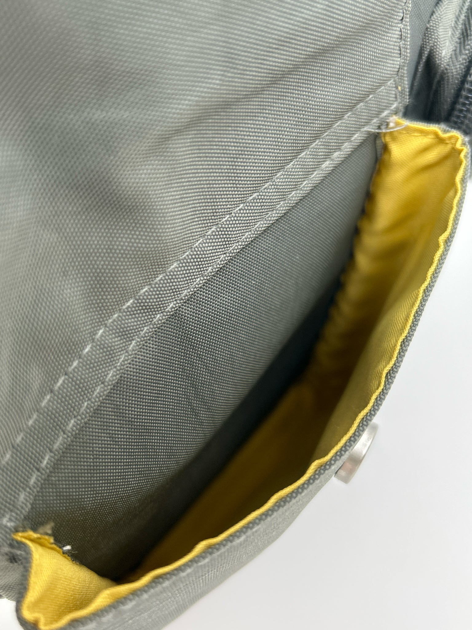 BAGGALLINI Grey Women Purse