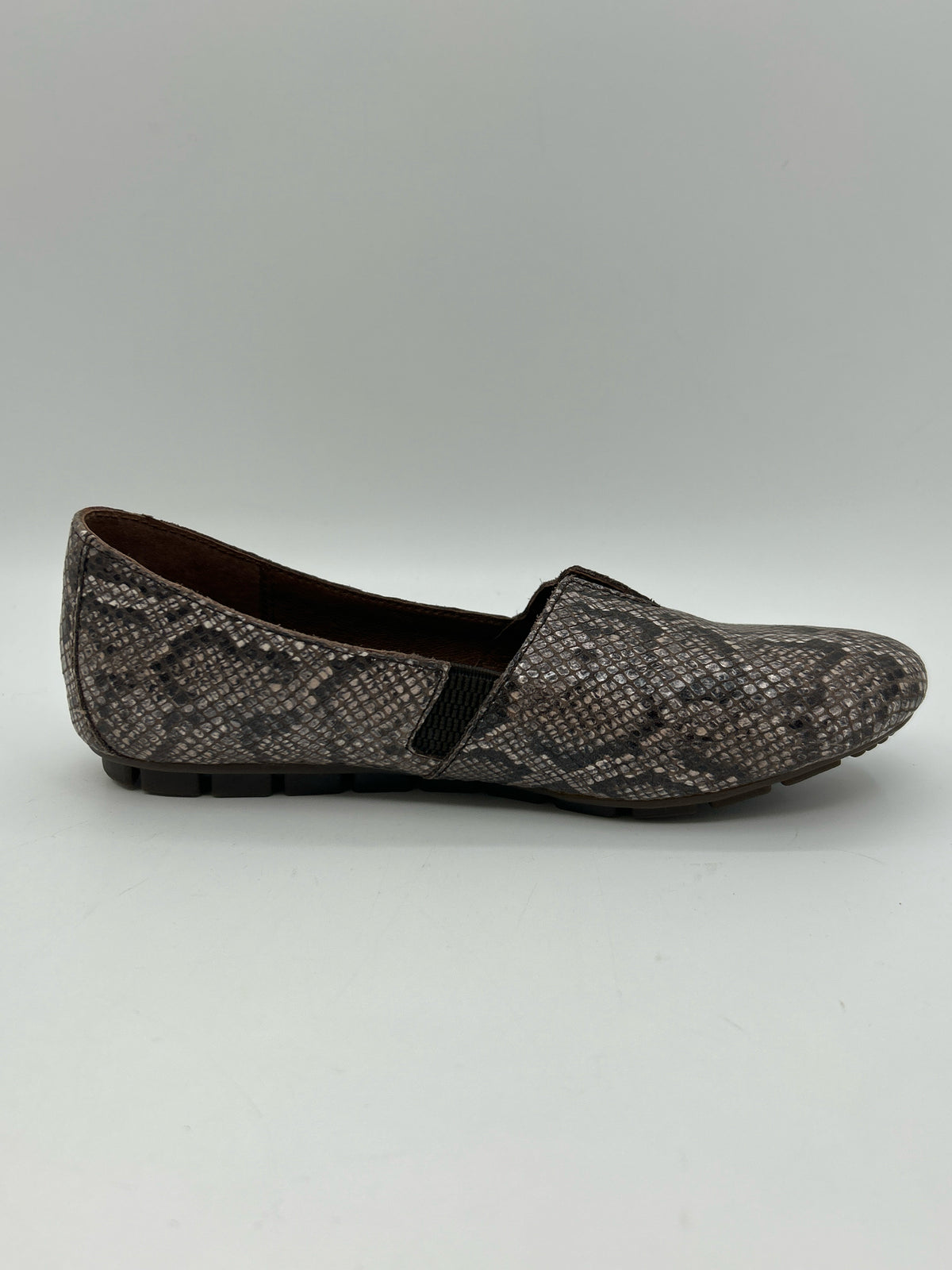 BORN Size 8M Animal Print Women Flats