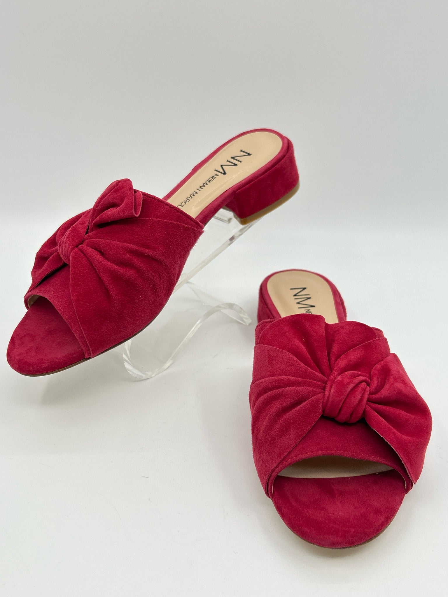 NEIMAN MARCUS NWOB Size 8B Red Women Sandal