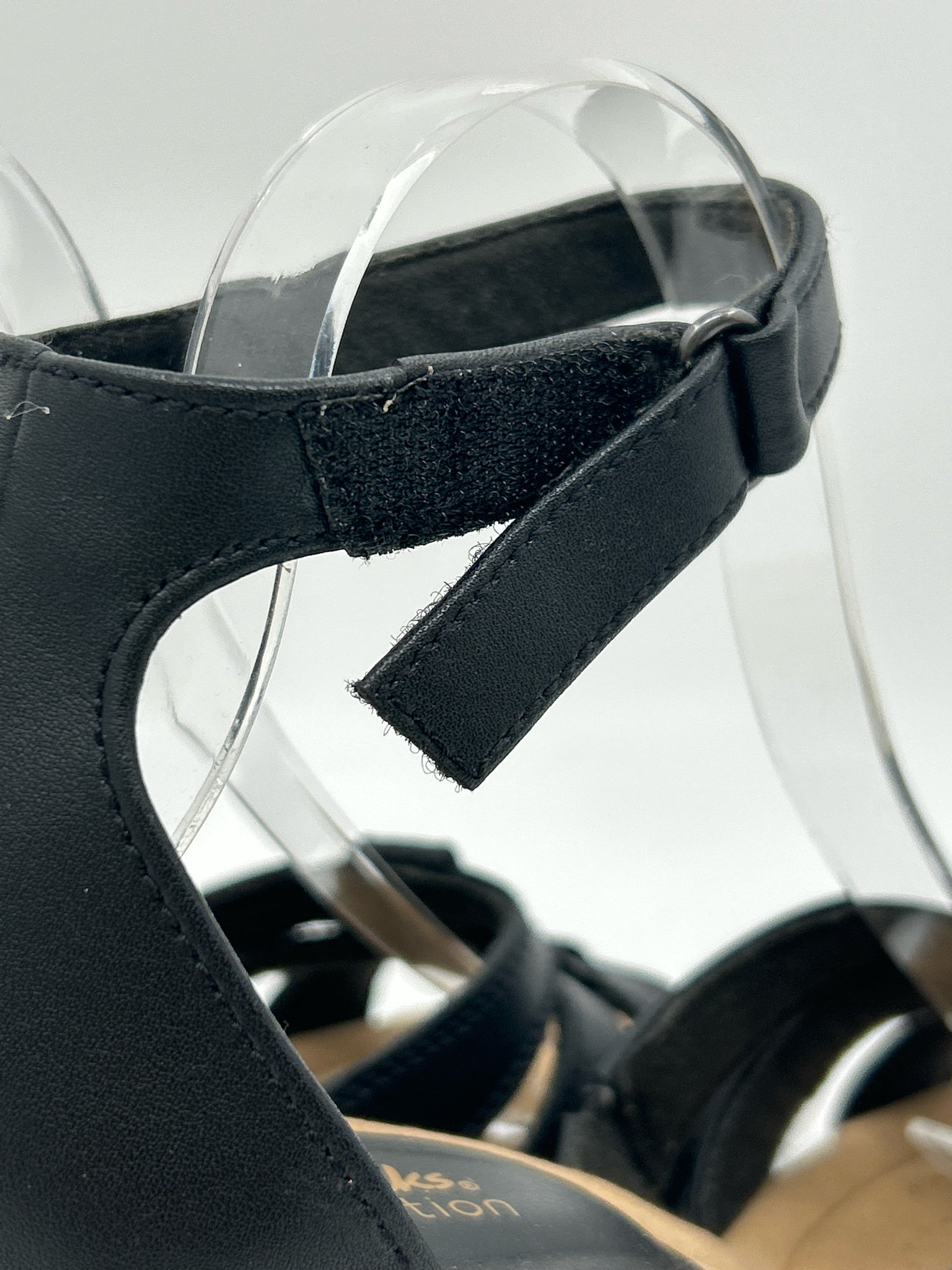 CLARKS COLLECTION Size 9M Black Women Sandal