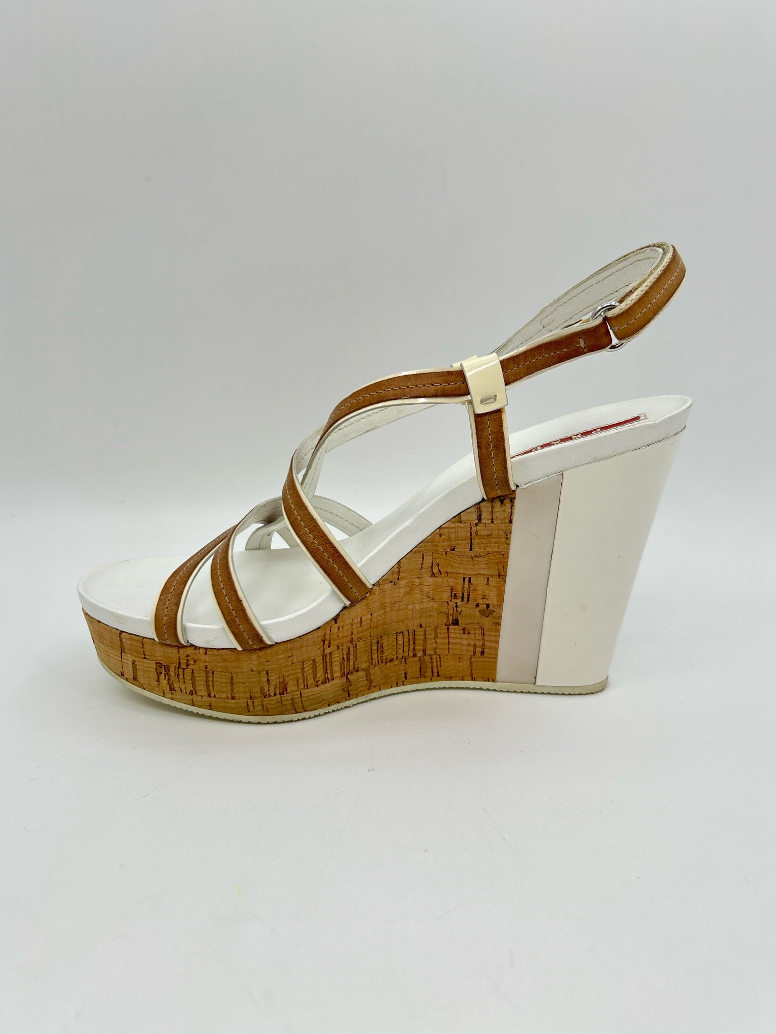 PRADA Size 38.5 TAN AND WHITE Women Sandal