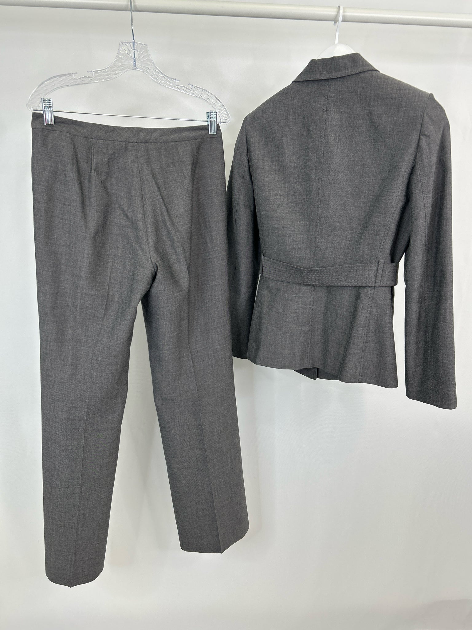 TAHARI Size 6 Grey Women 2-Piece w/pants