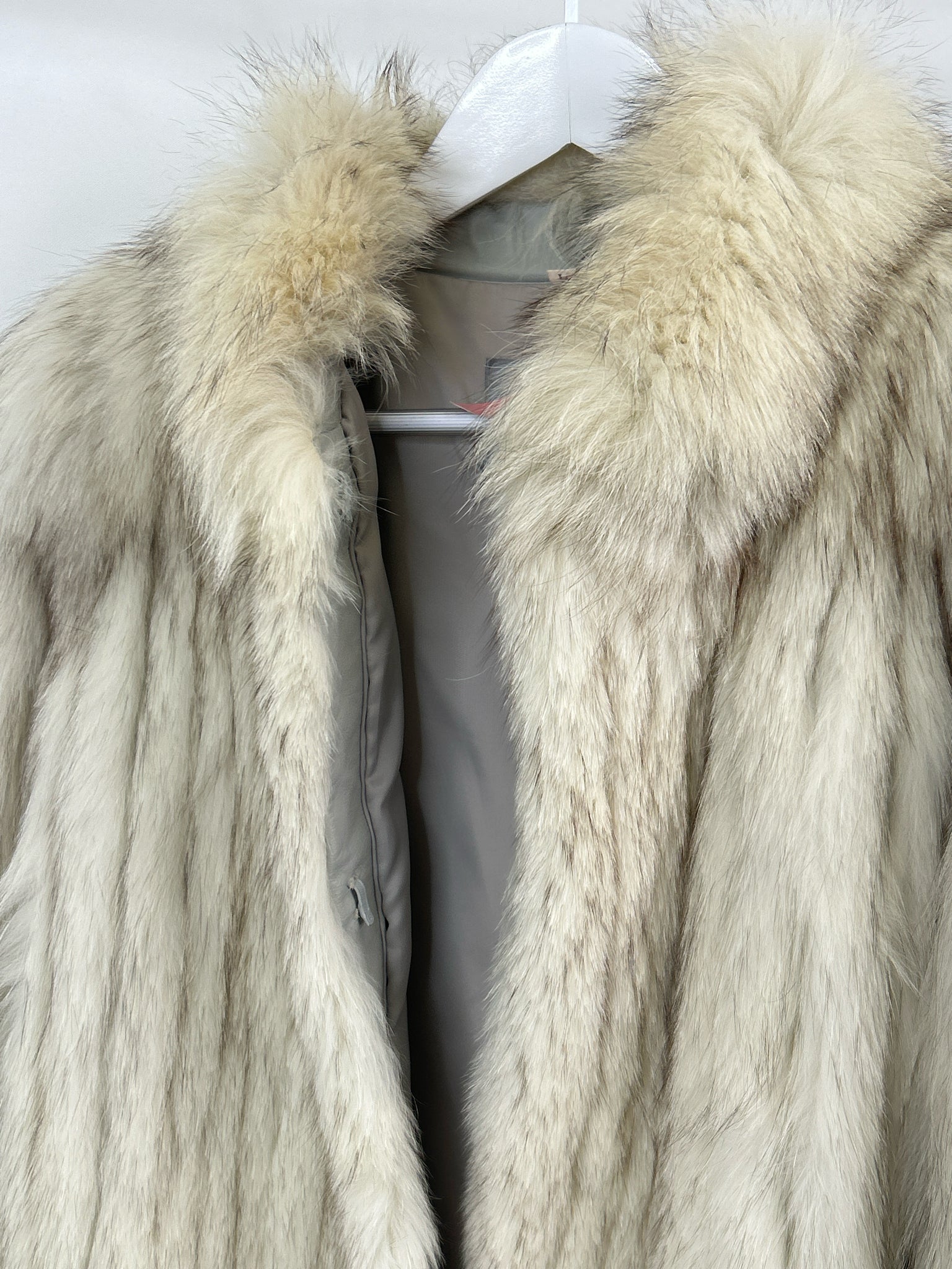 SAGA FURS Size L White & Brown Women Fur Coat