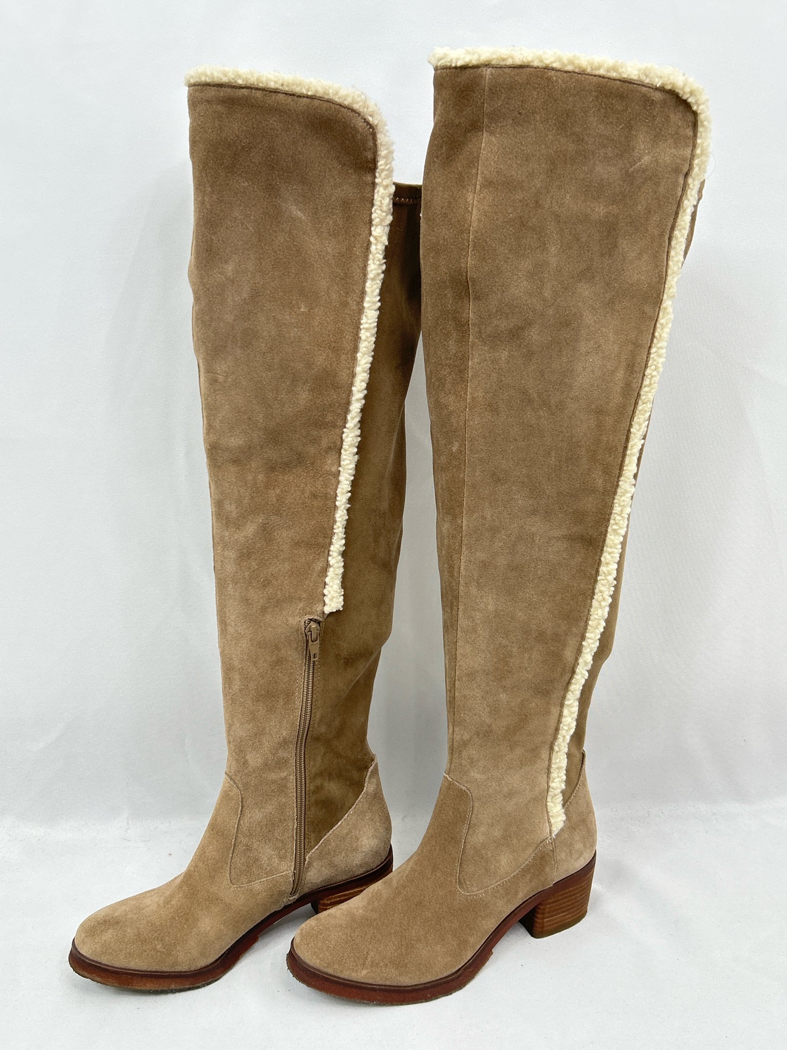 VINCE CAMUTO Size 6.5M Taupe Women Boots