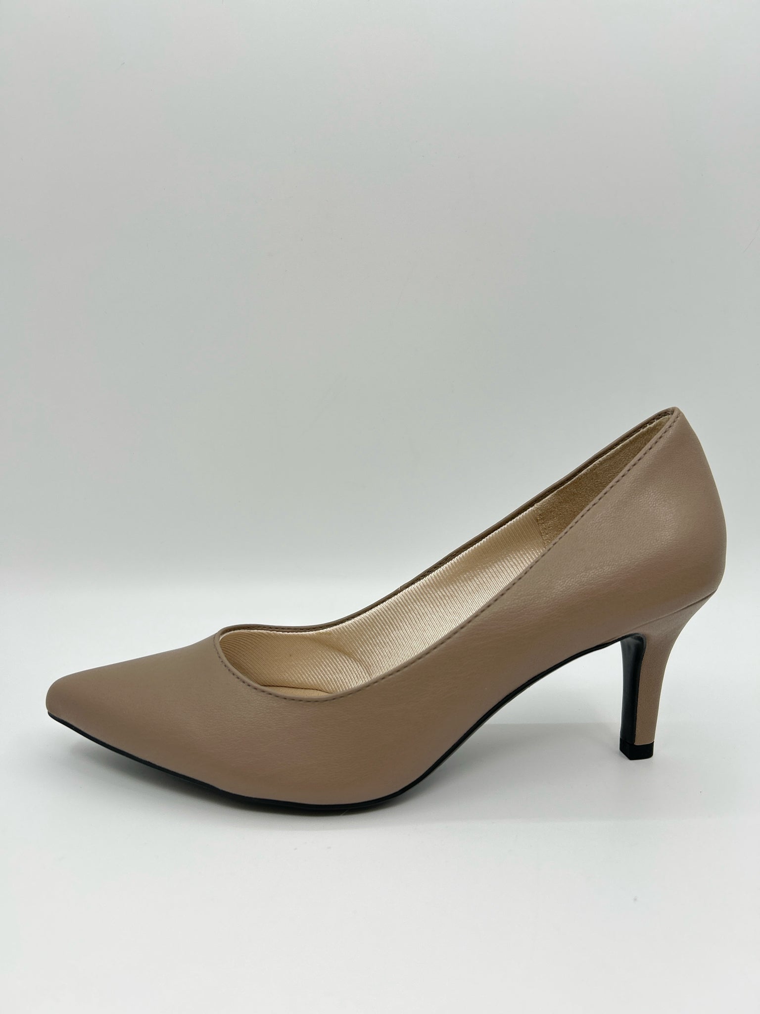 LIFE STRIDE Size 8.5M Taupe Women Pumps NIB