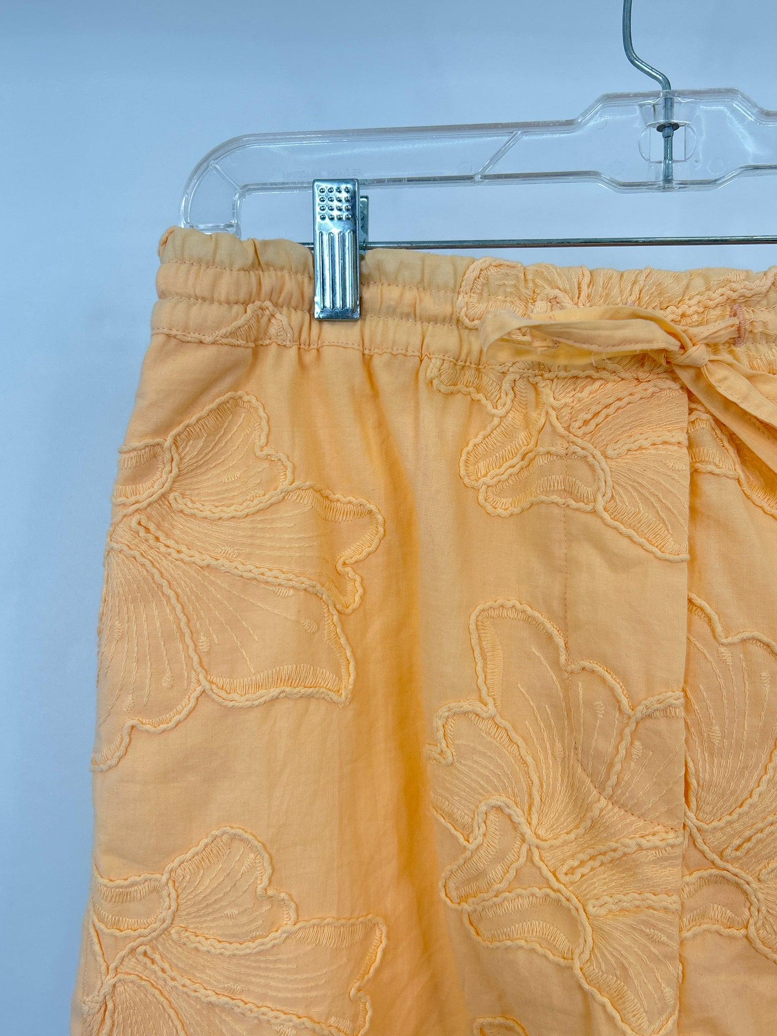 CECE Size M Apricot Women Shorts