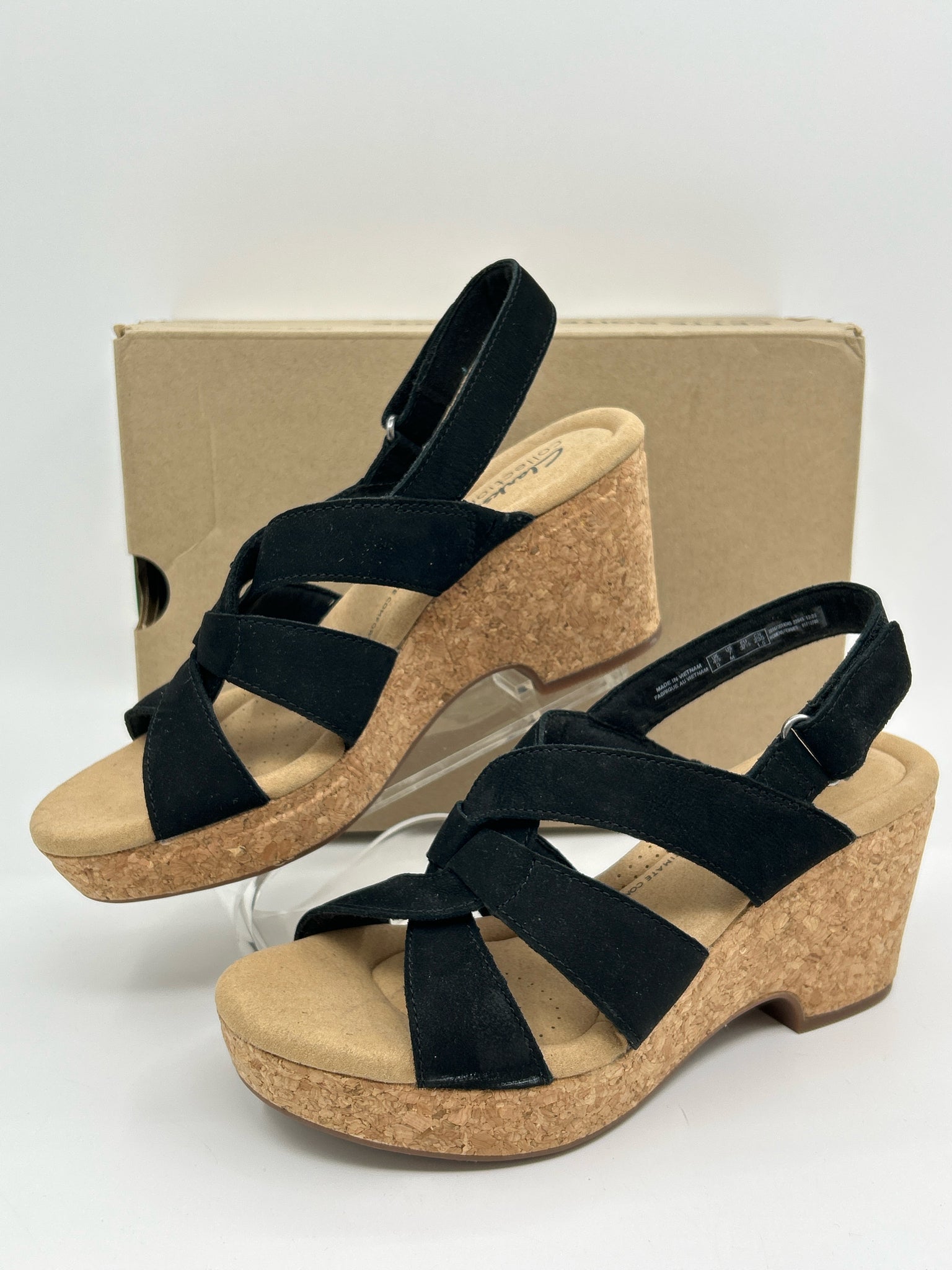 CLARKS Size 7M Black Women Sandal