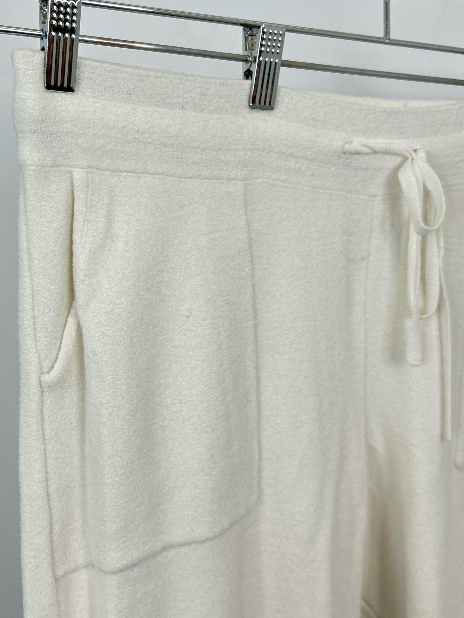 BAREFOOT DREAMS Size 1X White Women Pants