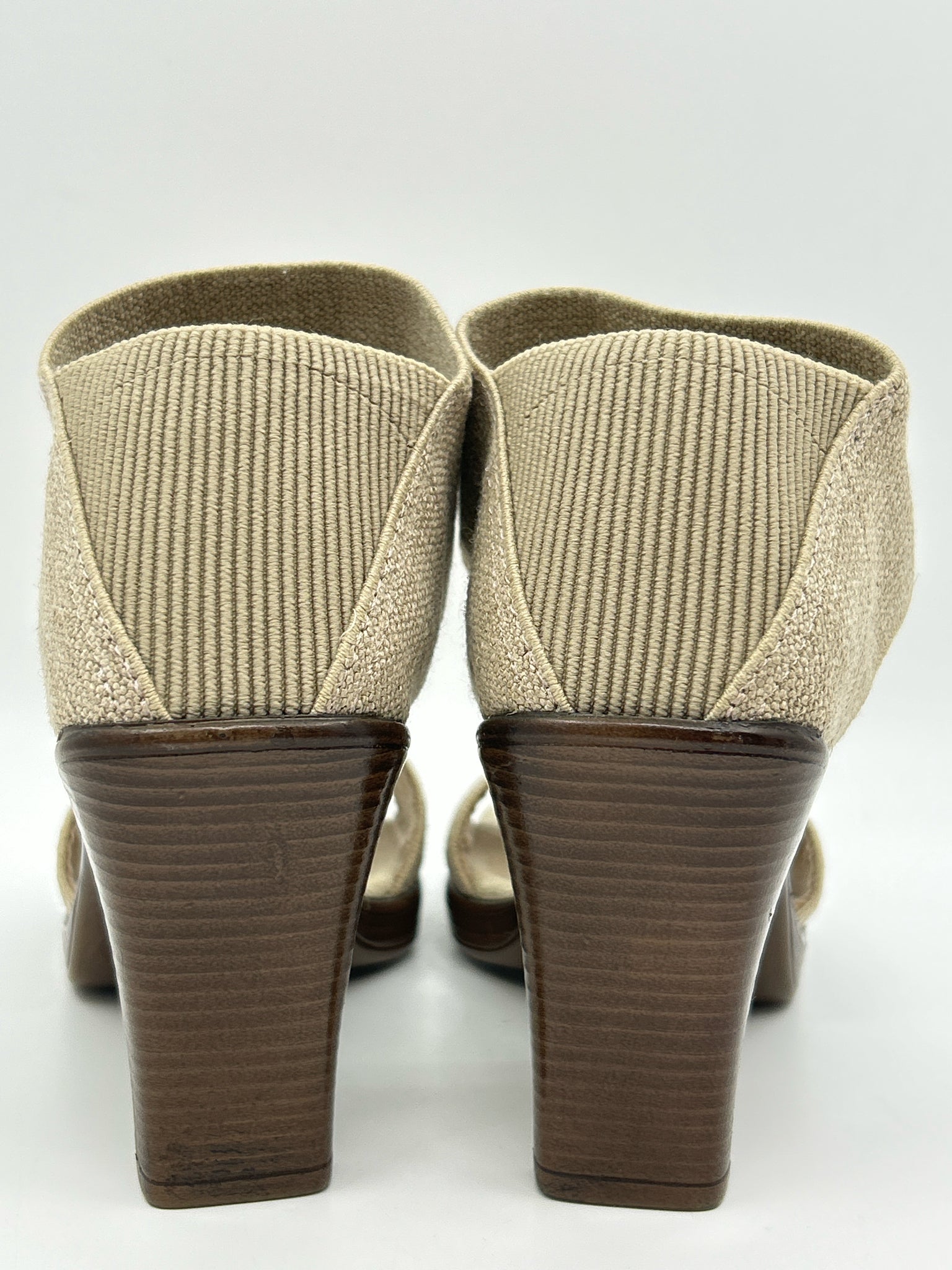 CHARLESTON SHOE COMPANY Size 9 Beige Women Sandal