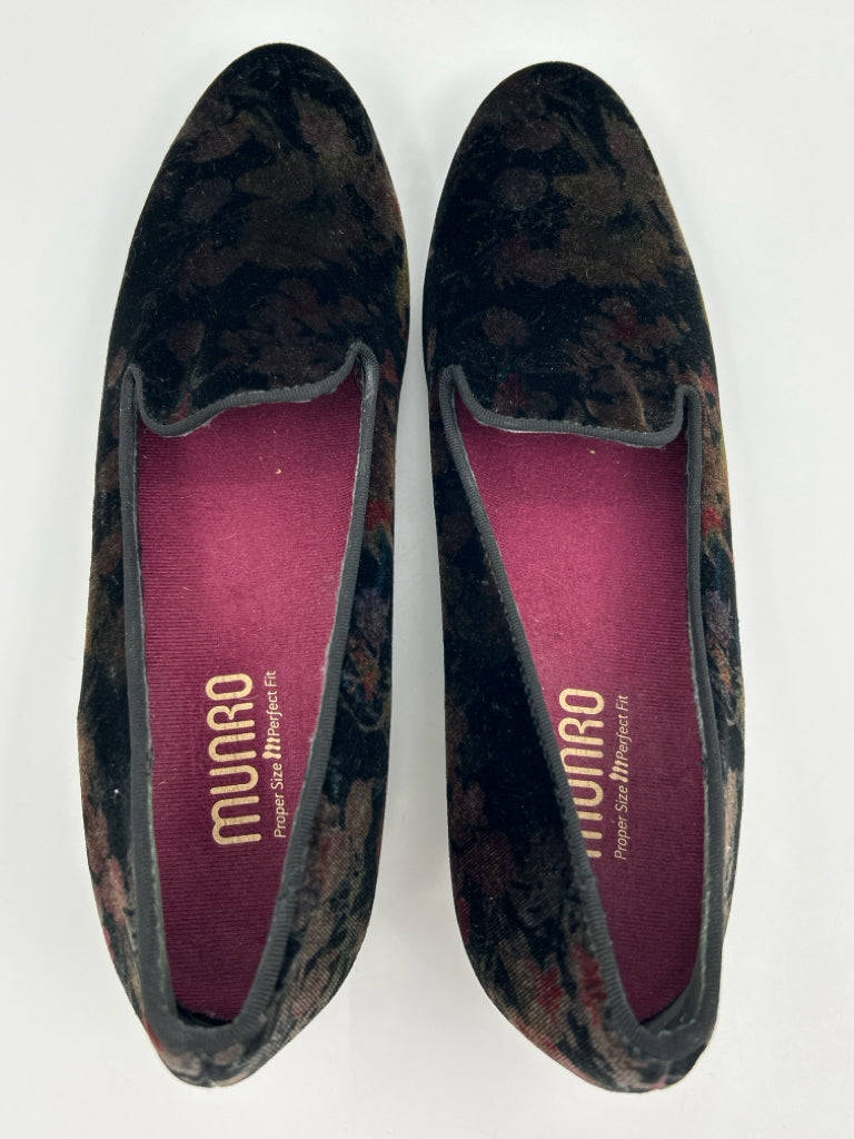 MUNRO Women Size 9.5SS Black Floral Flats