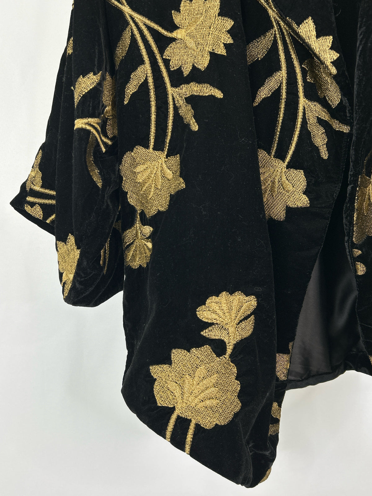 CHICO'S Size 0/2 BLACK AND GOLD Women Jacket