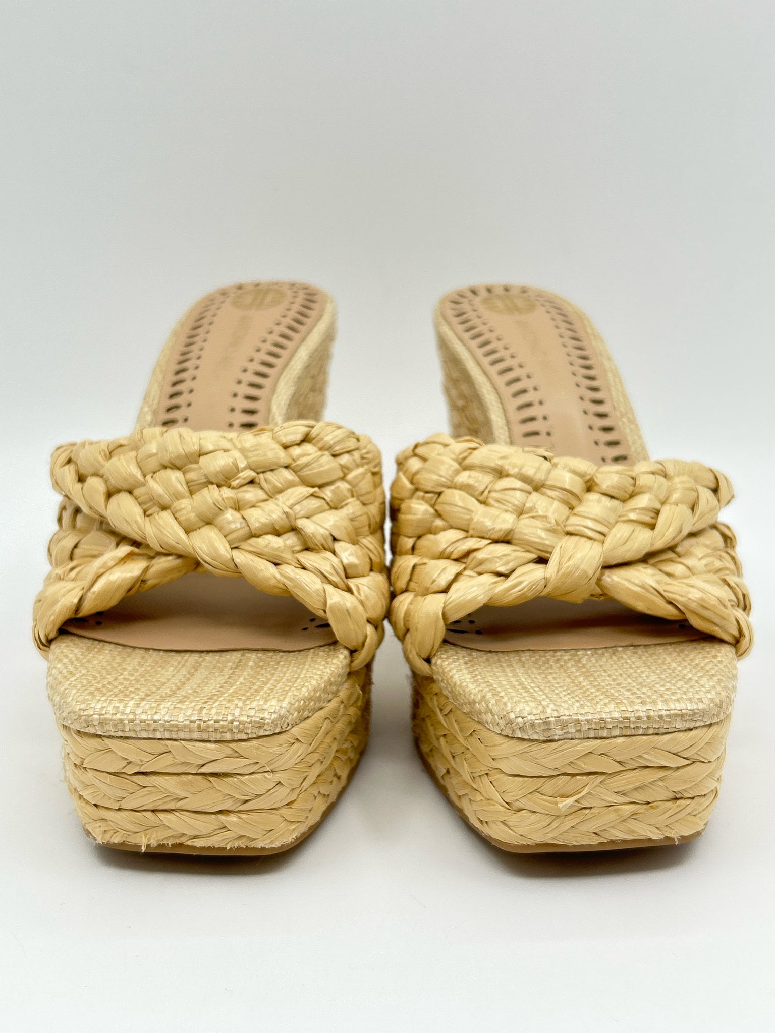 ANTONIO MELANI Size 8M Beige Women Sandal