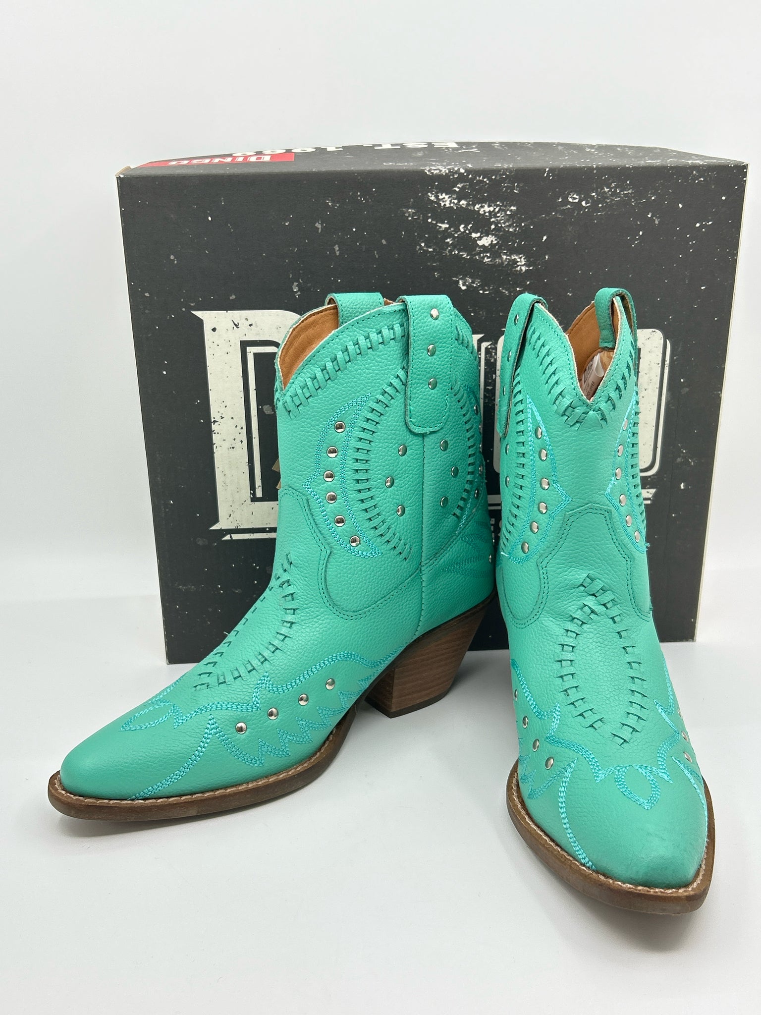 DINGO Size 8.5M Green Women Booties