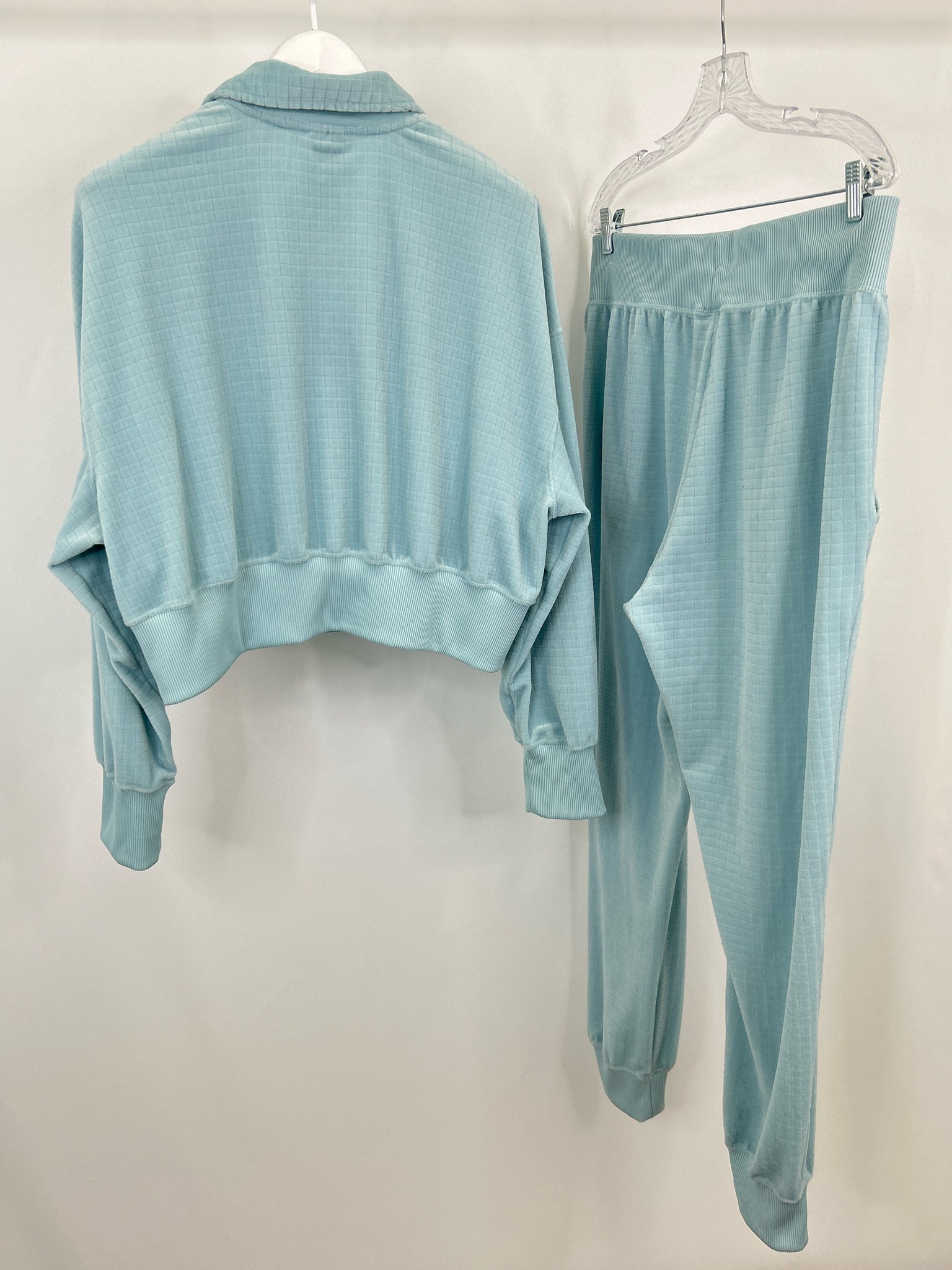 NIKE Size L Baby Blue Women 2-Piece w/pants