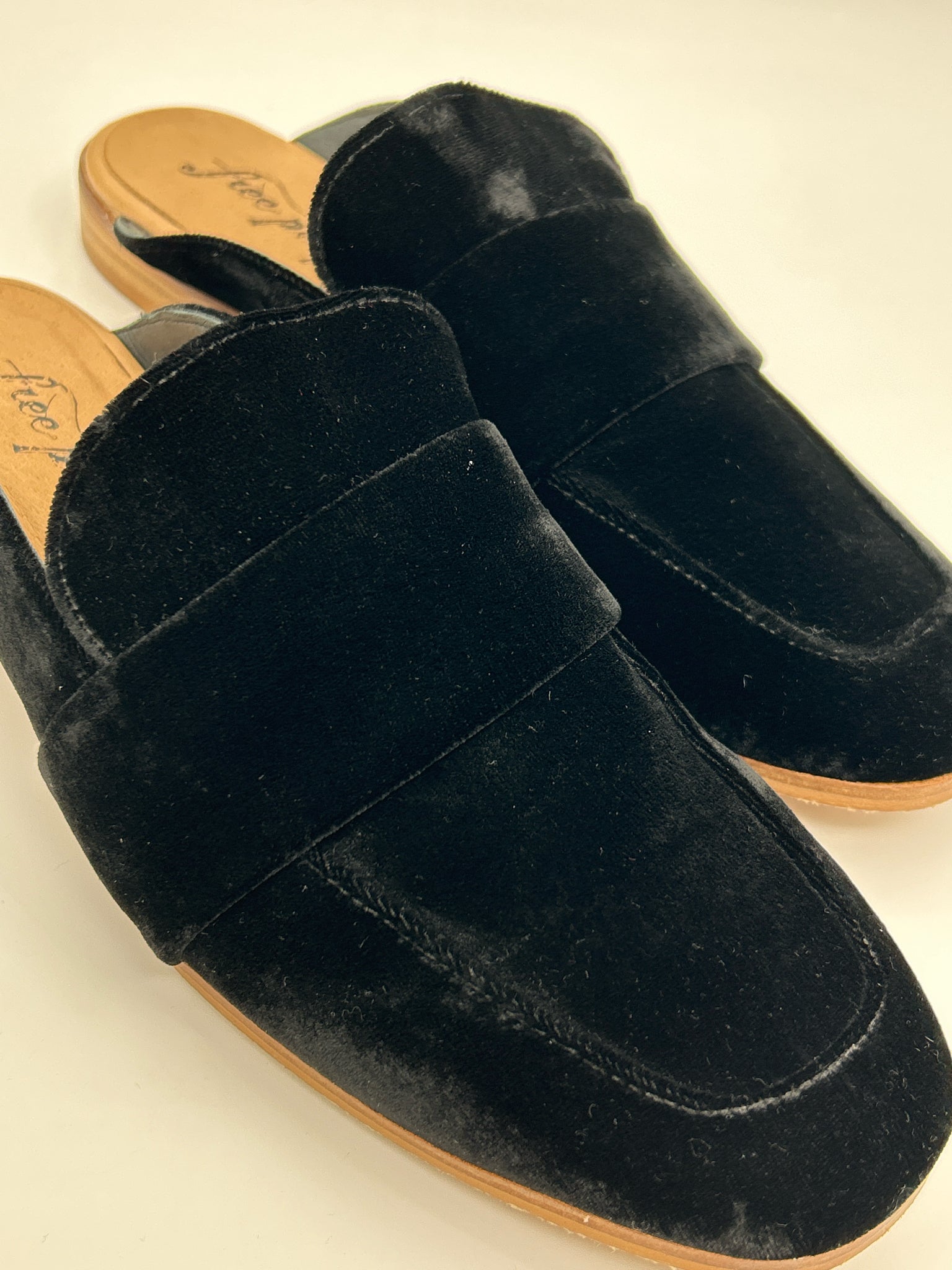 FREE PEOPLE Size 39 Black Women Flats